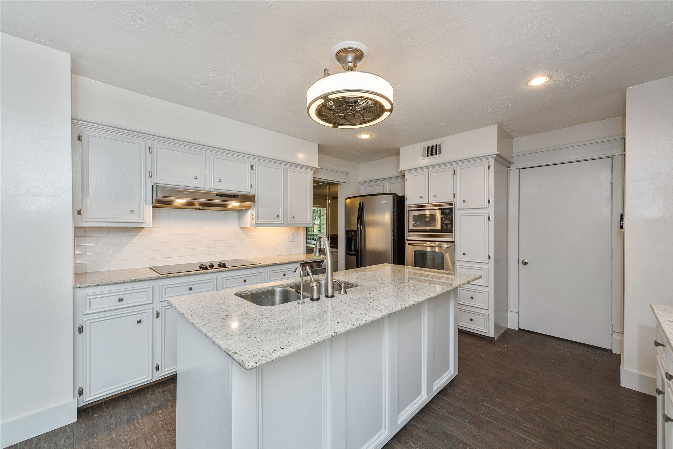 2824 S Logrun Circle Property Photo 12