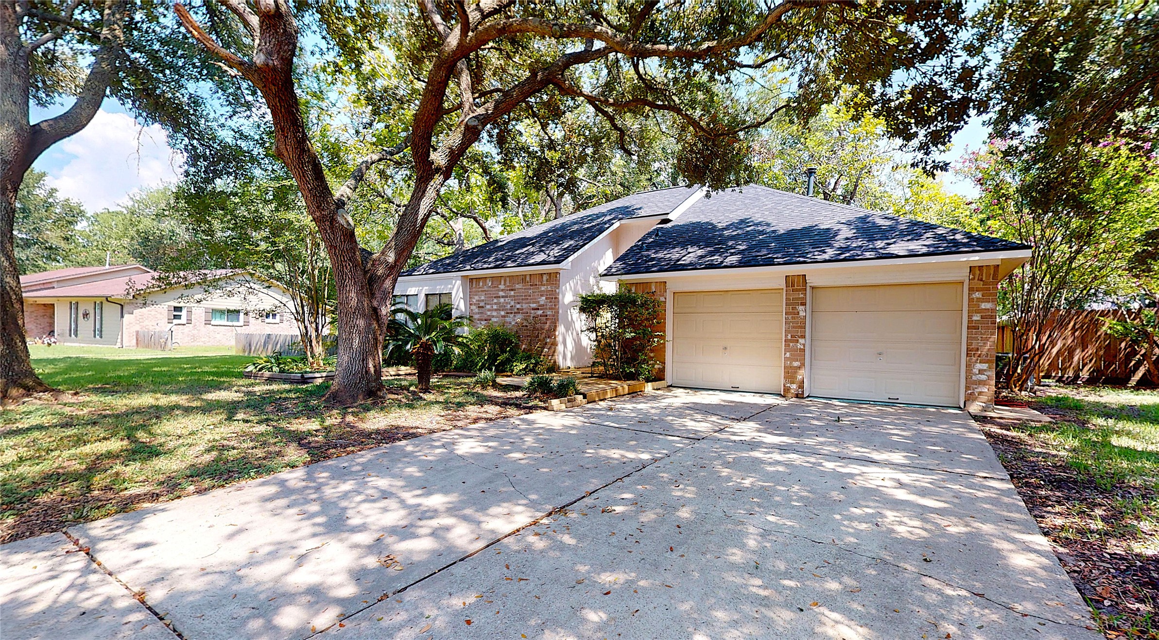 1116 N Bristol Court Property Photo 1
