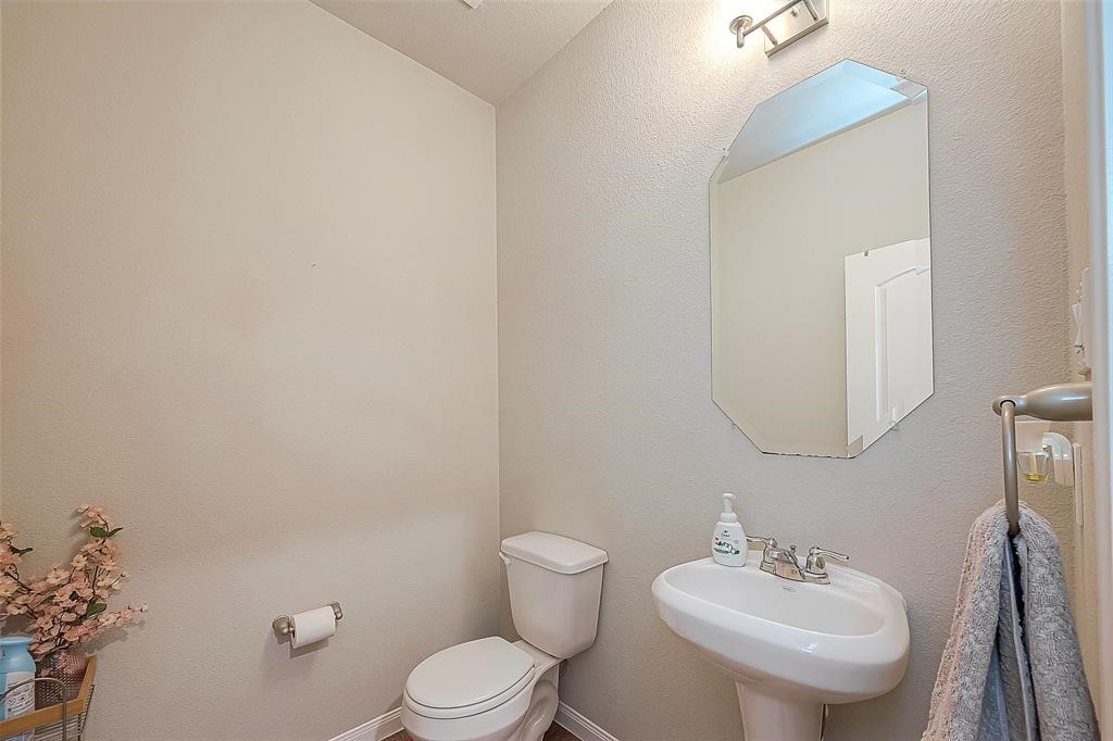 21029 Crinet Sq St Property Photo 20