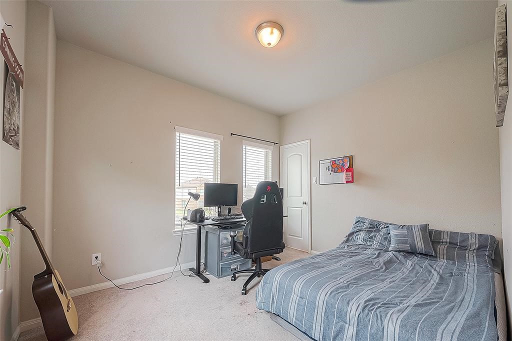 21029 Crinet Sq St Property Photo 23