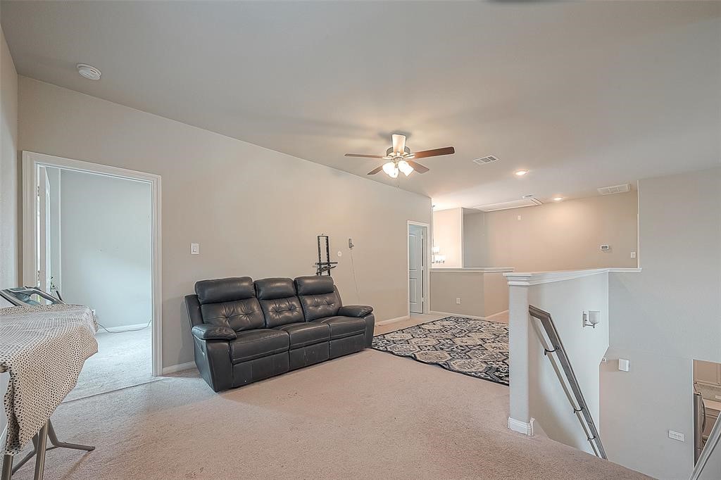 21029 Crinet Sq St Property Photo 24