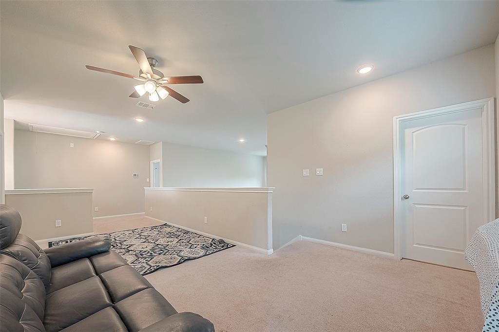 21029 Crinet Sq St Property Photo 25