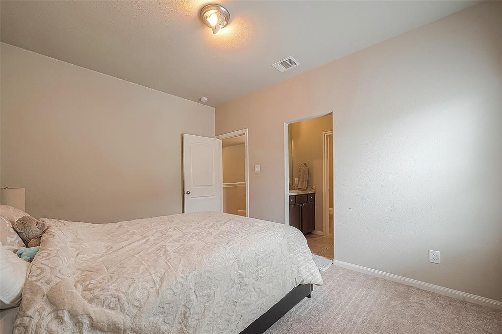 21029 Crinet Sq St Property Photo 29