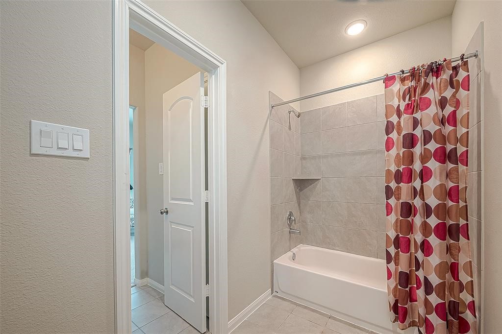 21029 Crinet Sq St Property Photo 31