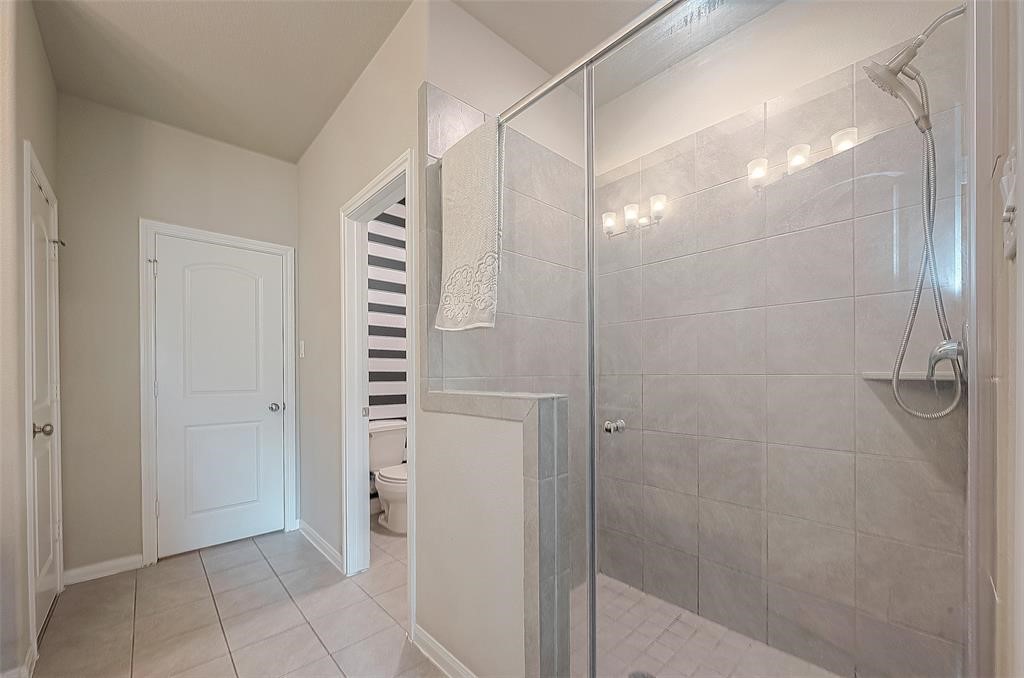 21029 Crinet Sq St Property Photo 36