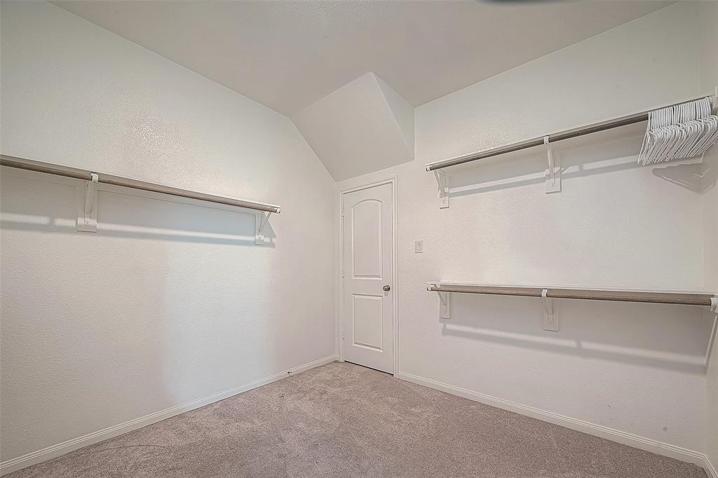 21029 Crinet Sq St Property Photo 39