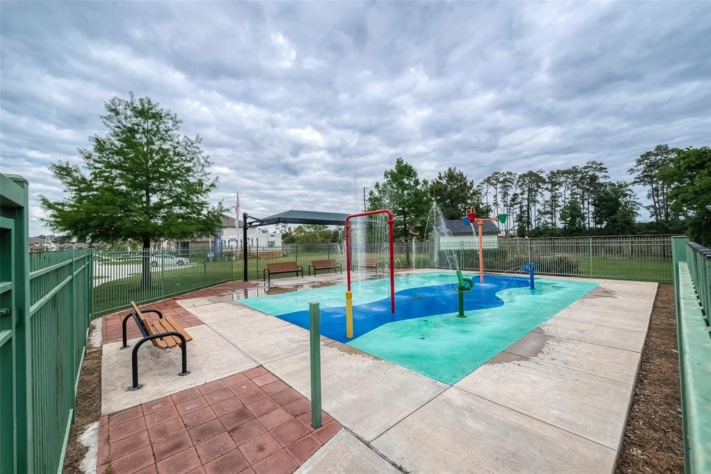 21029 Crinet Sq St Property Photo 45