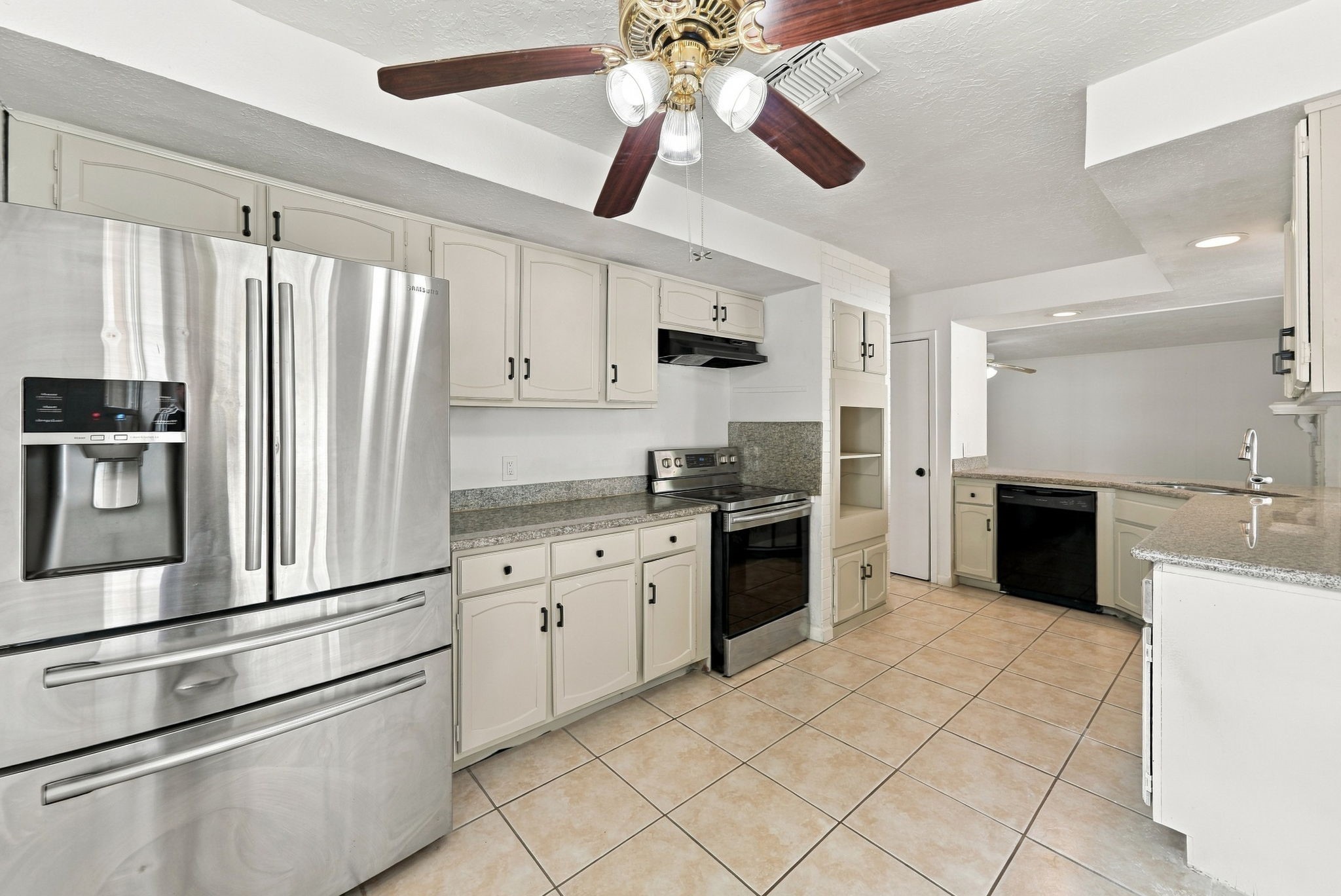 6910 Indian Falls Drive Property Photo 3