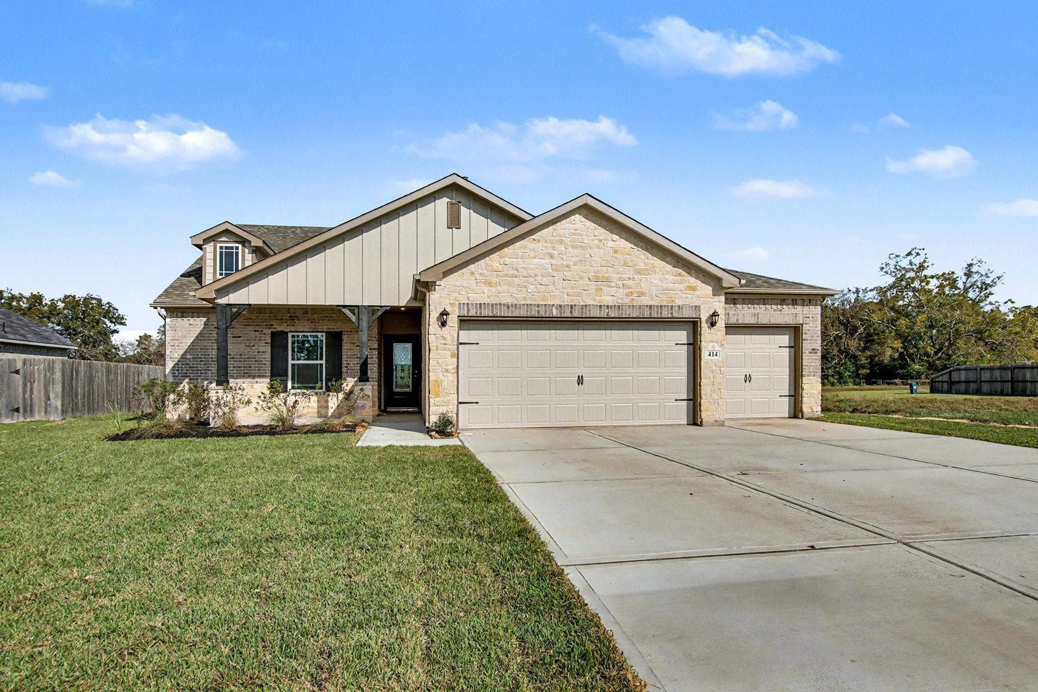 414 Wellshire Drive, West Columbia Tx 77486 Property Photo 1