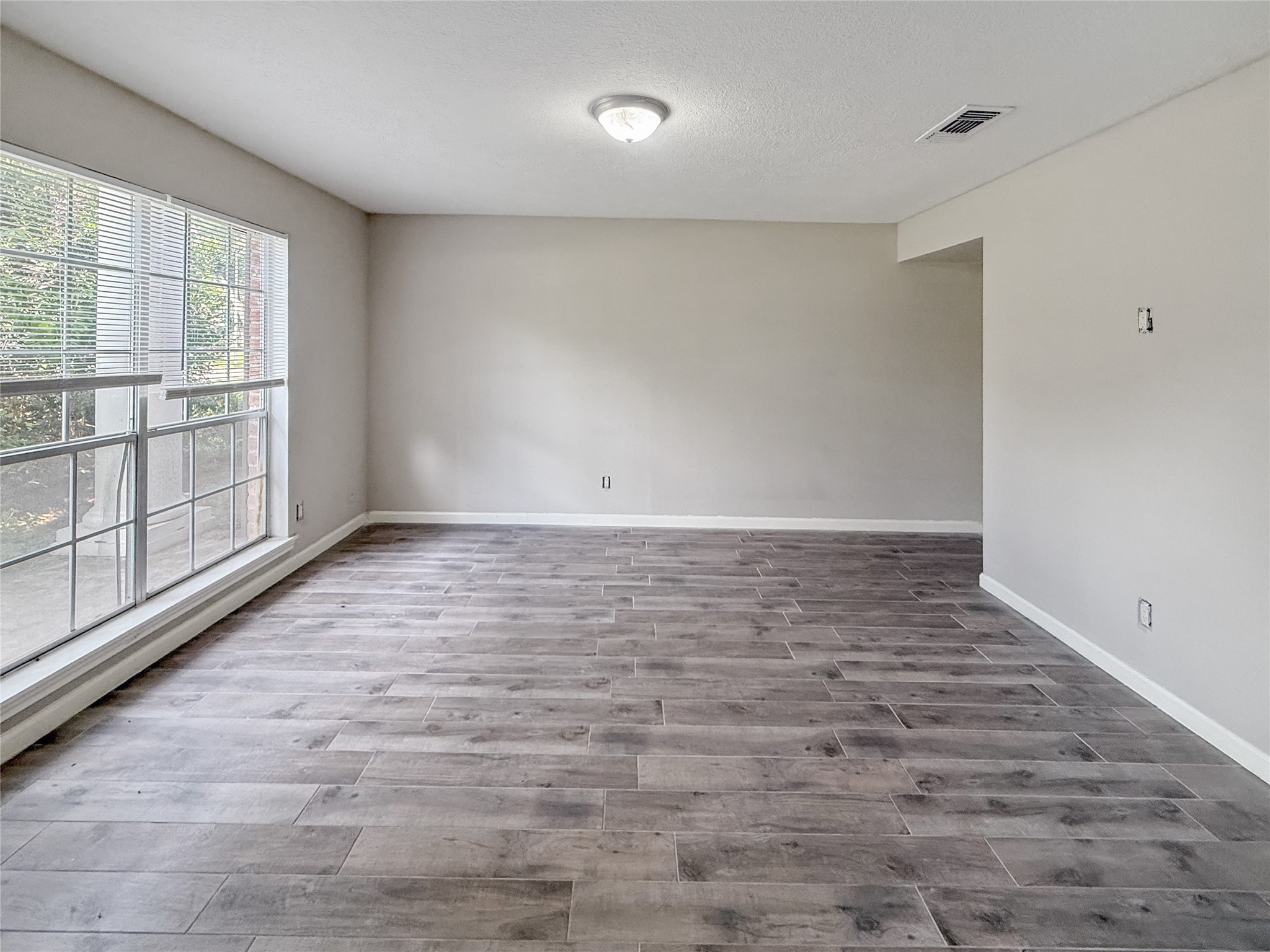 10902 Fawnview Drive Property Photo 11