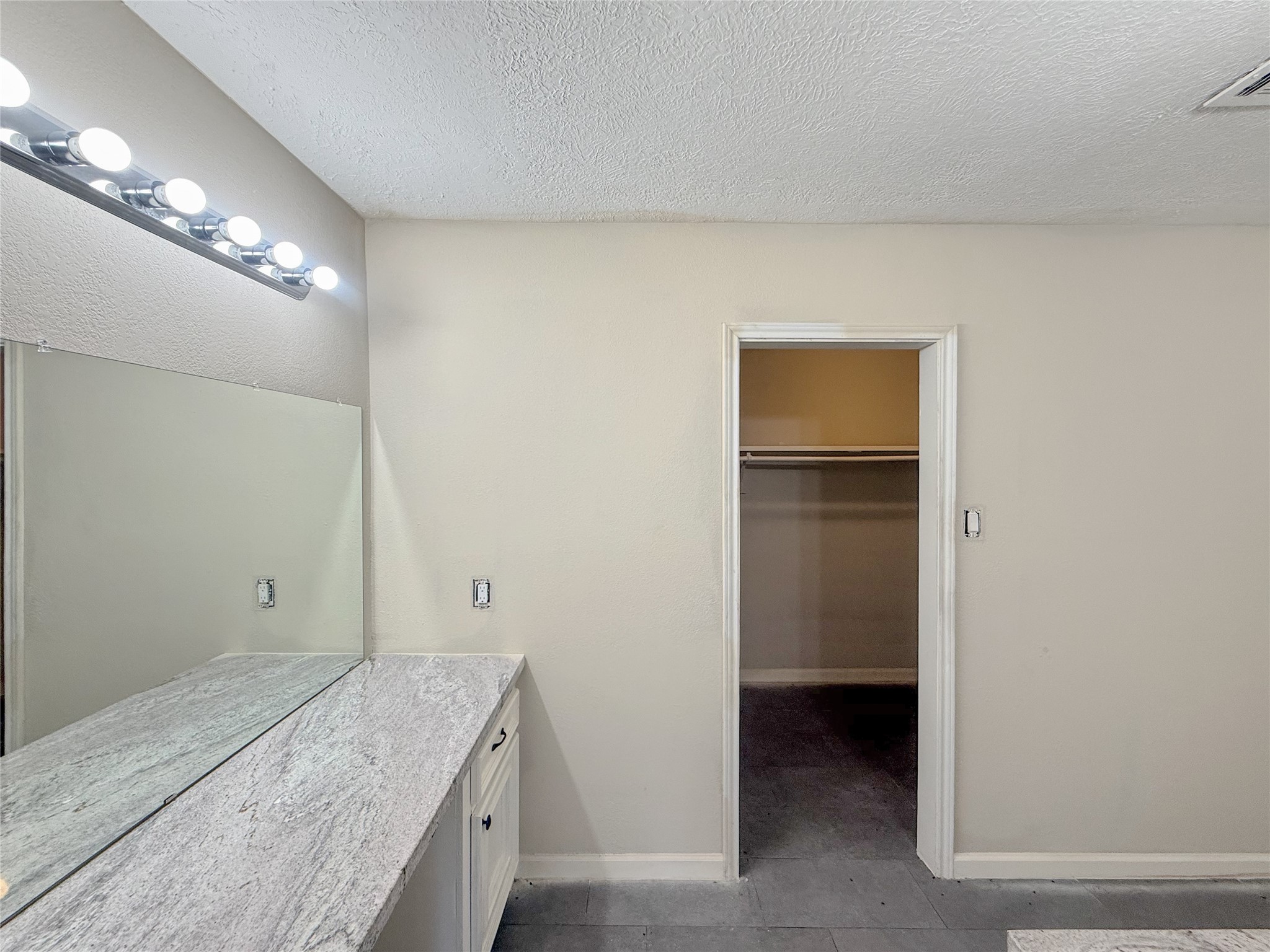 10902 Fawnview Drive Property Photo 16