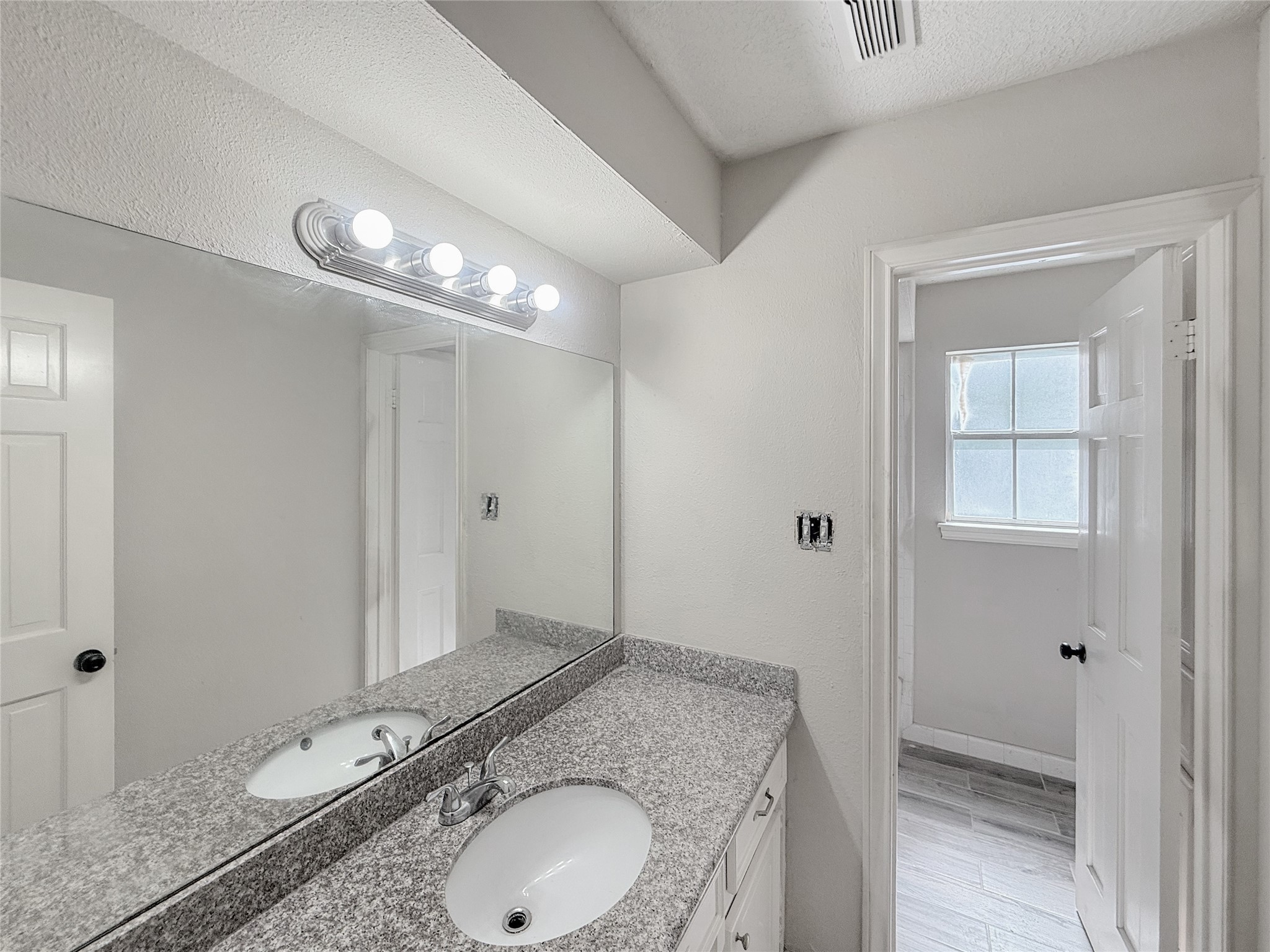 10902 Fawnview Drive Property Photo 20