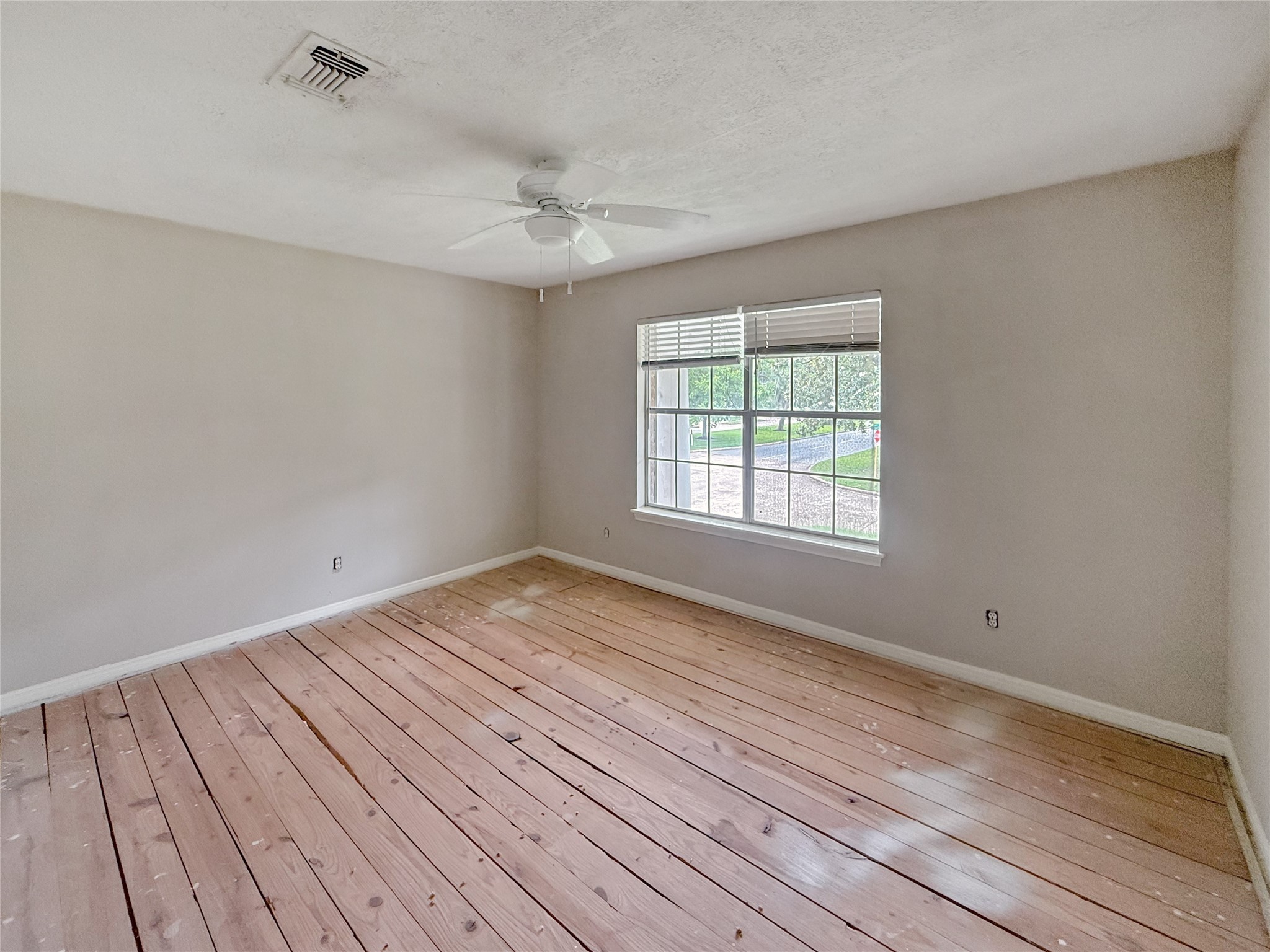 10902 Fawnview Drive Property Photo 25