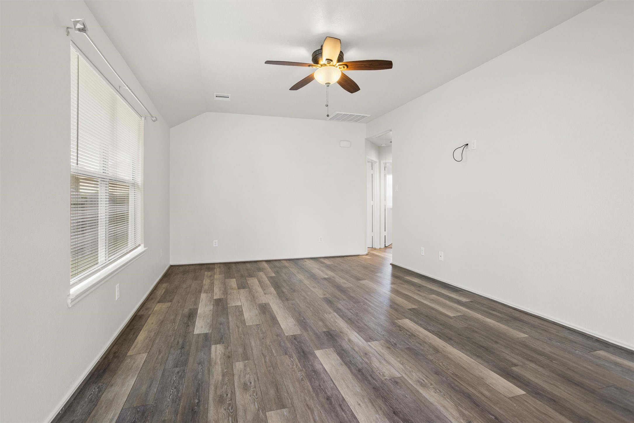 8923 Aurora Park Lane Property Photo 4
