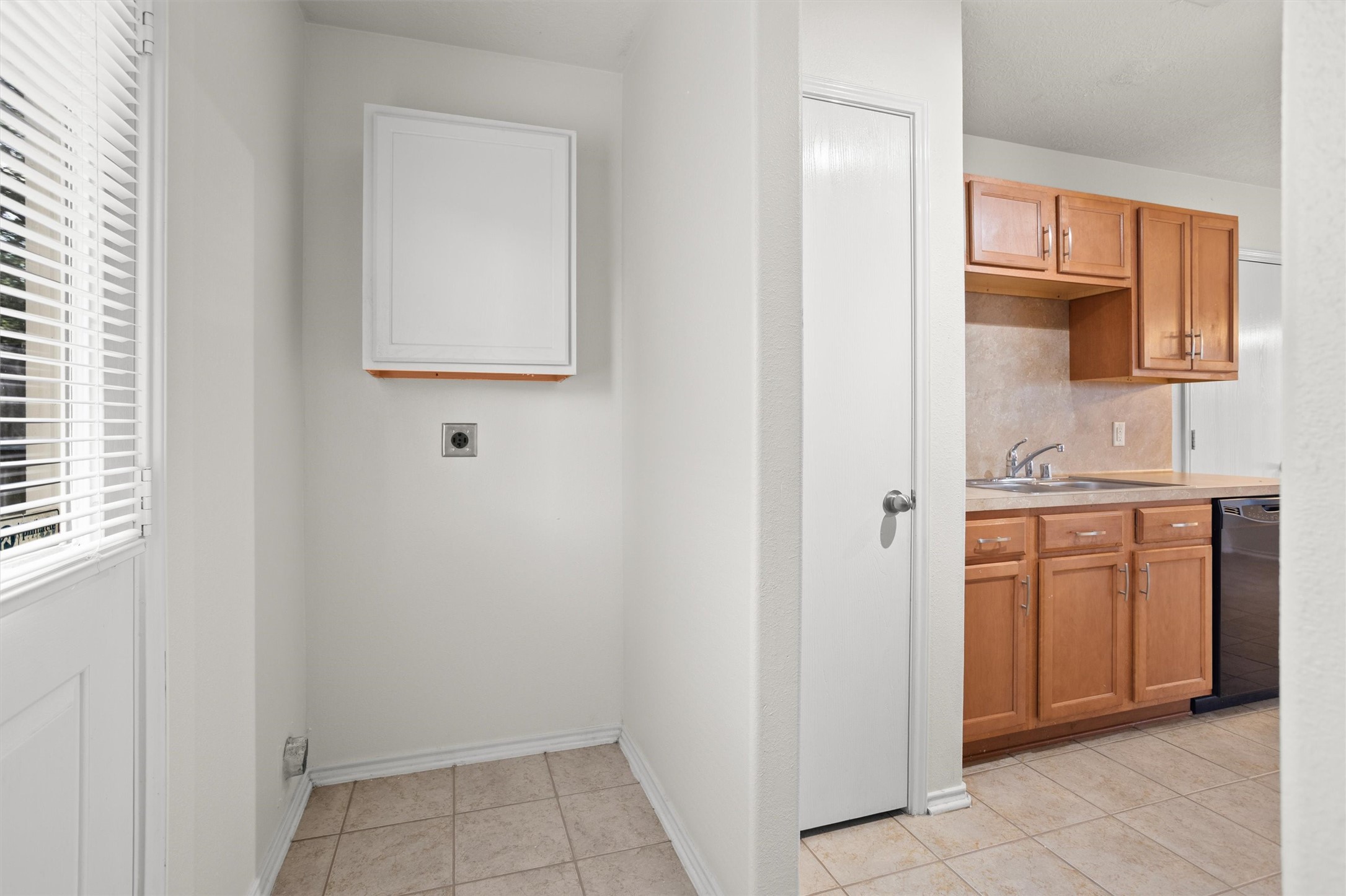 8923 Aurora Park Lane Property Photo 12