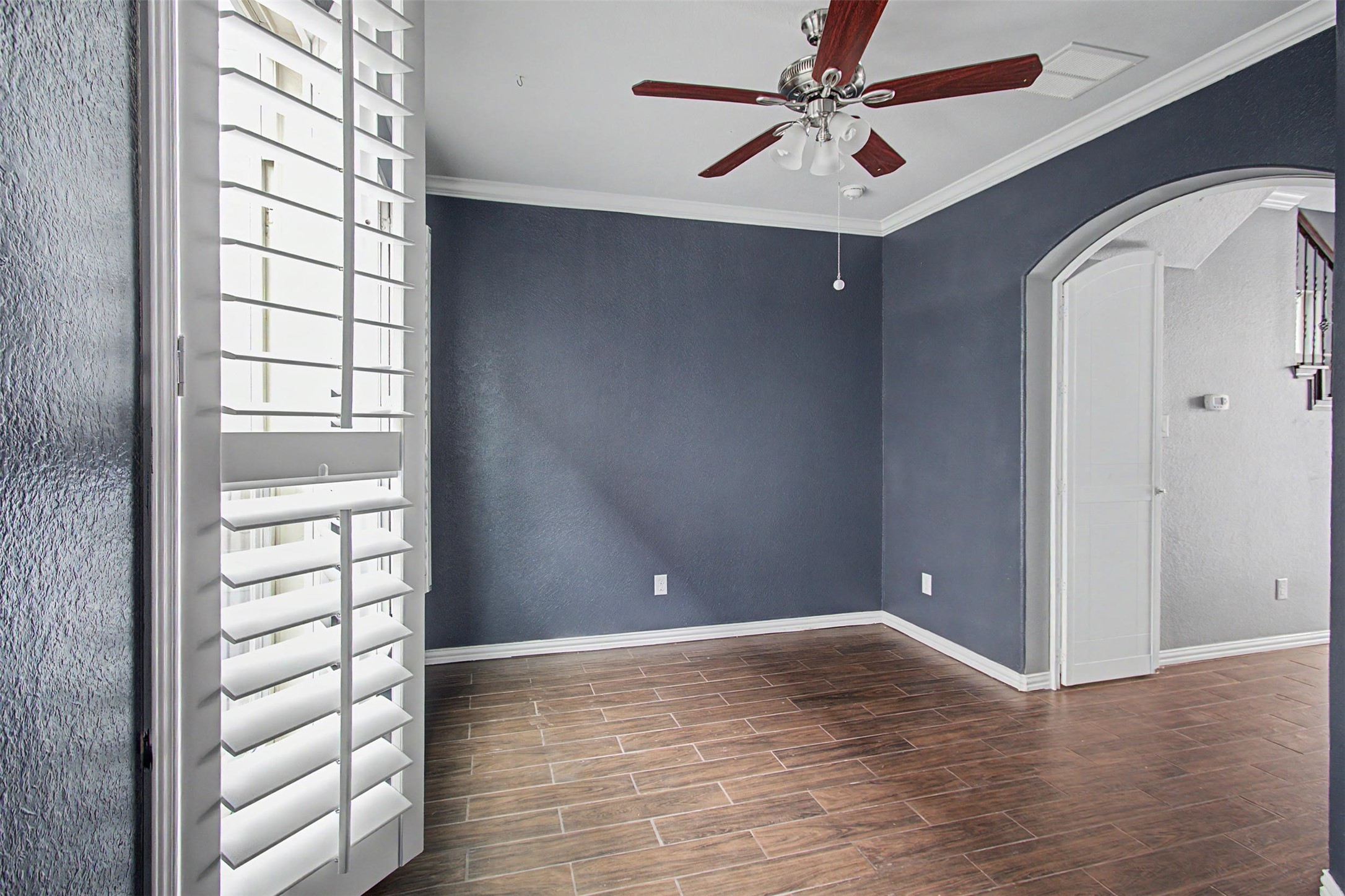 6363 Fairdale Lane H Property Photo 8