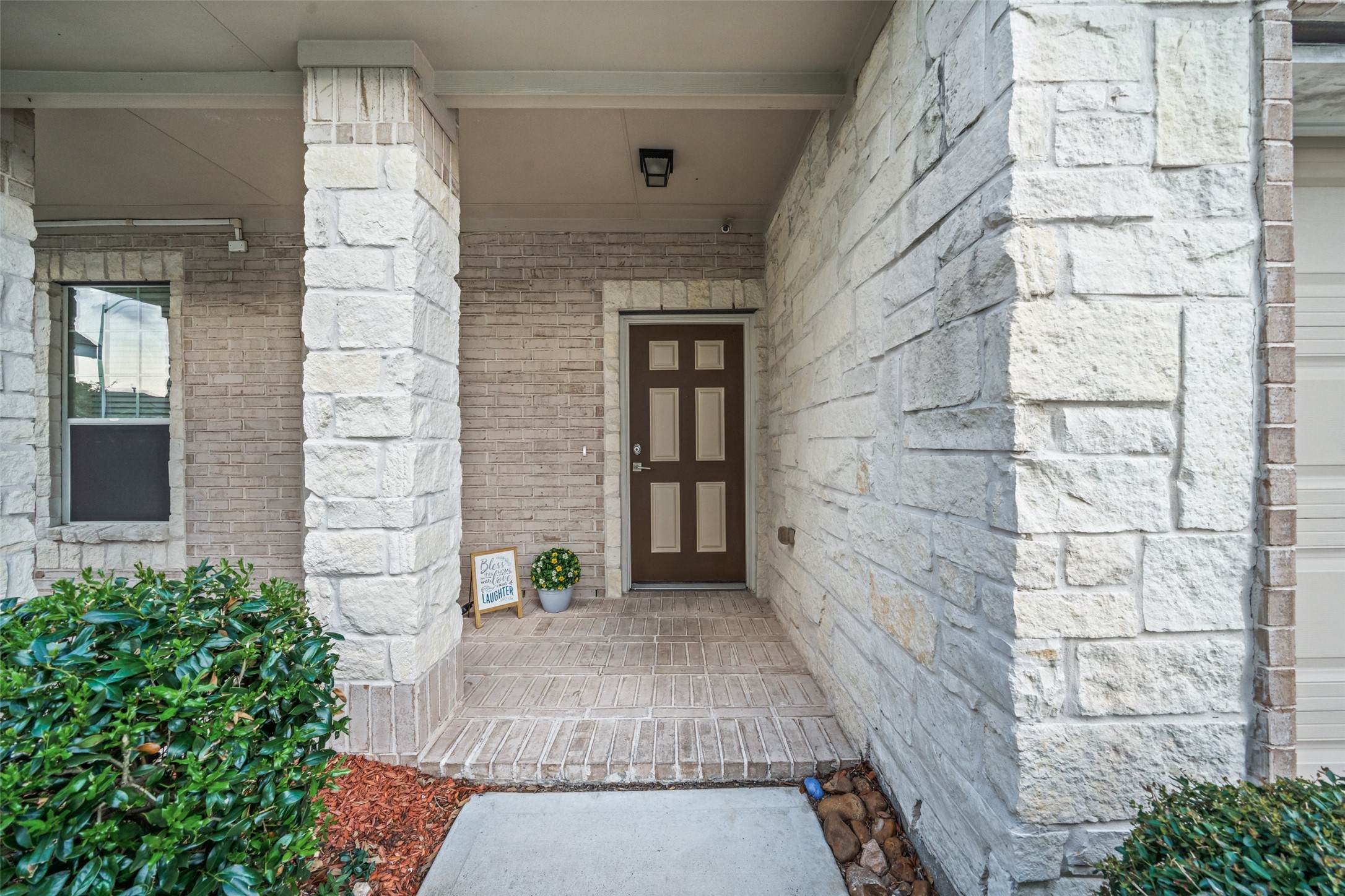 4411 Graceland Drive Property Photo 2