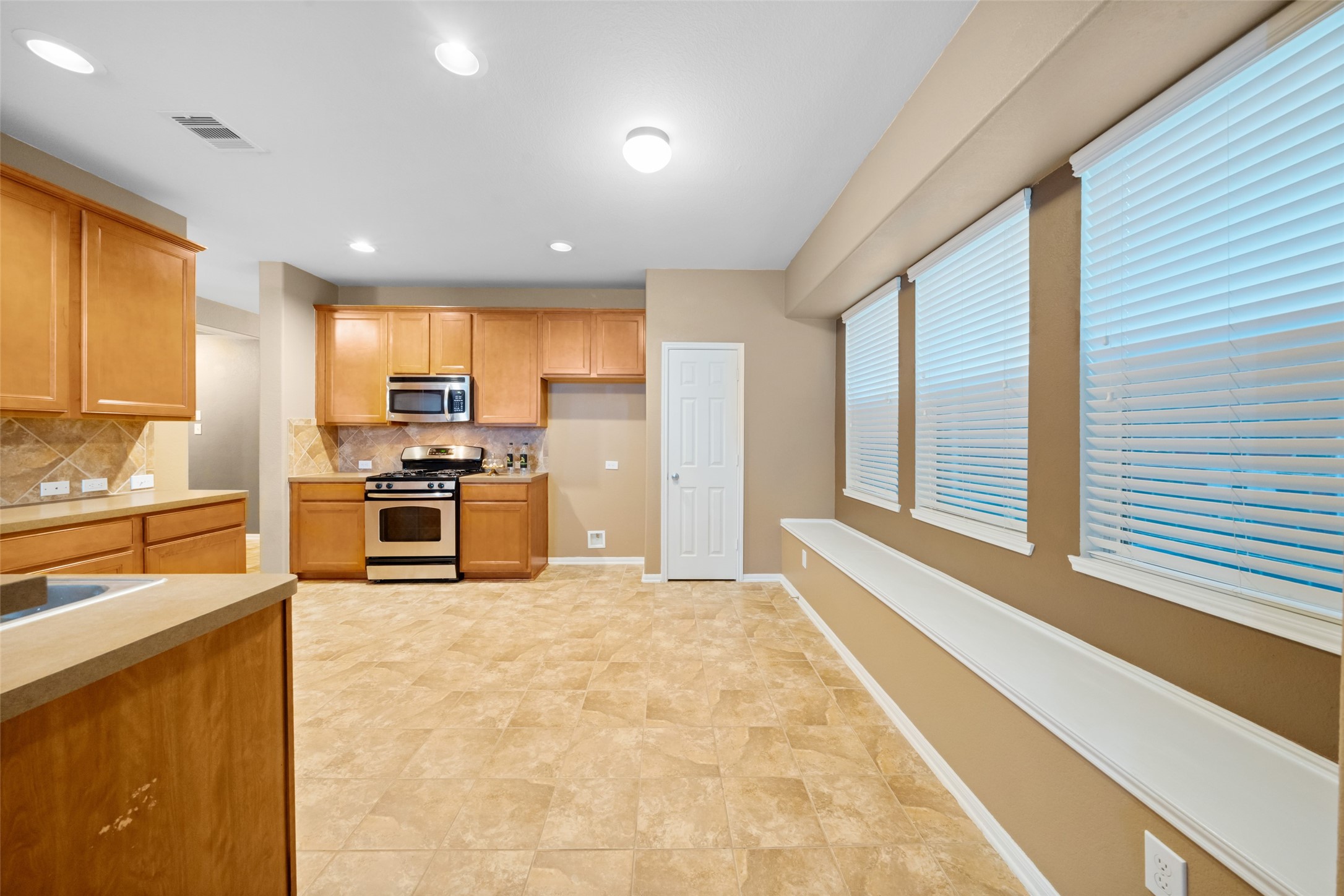 4411 Graceland Drive Property Photo 11