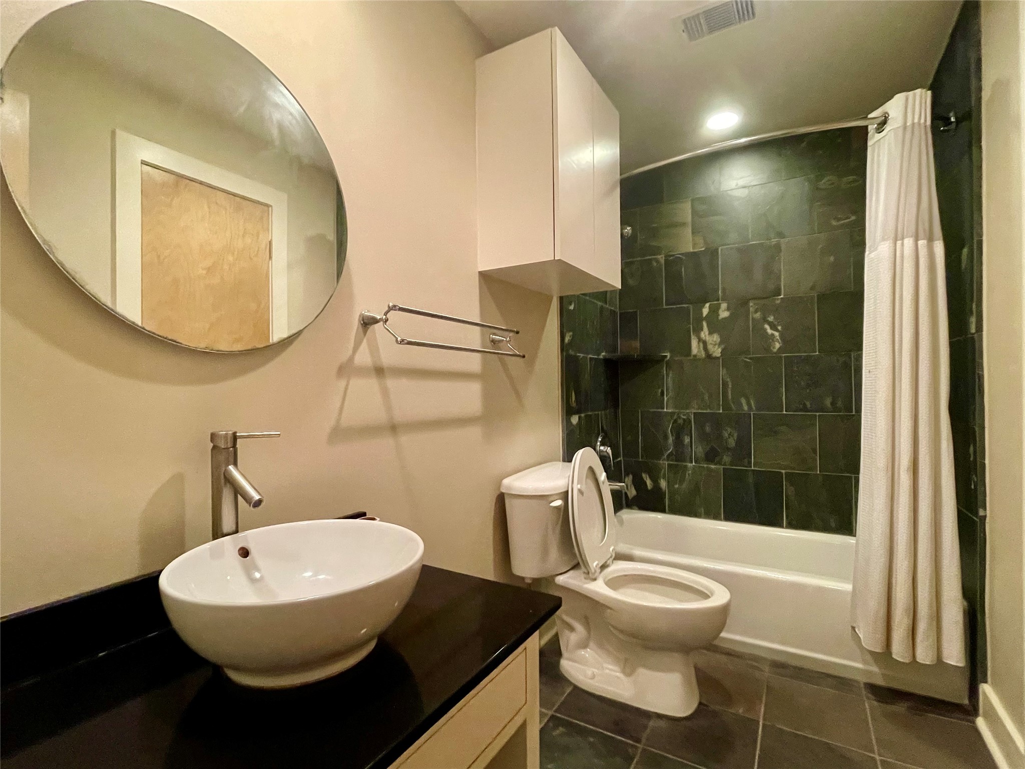 954 Patterson Street Property Photo 3
