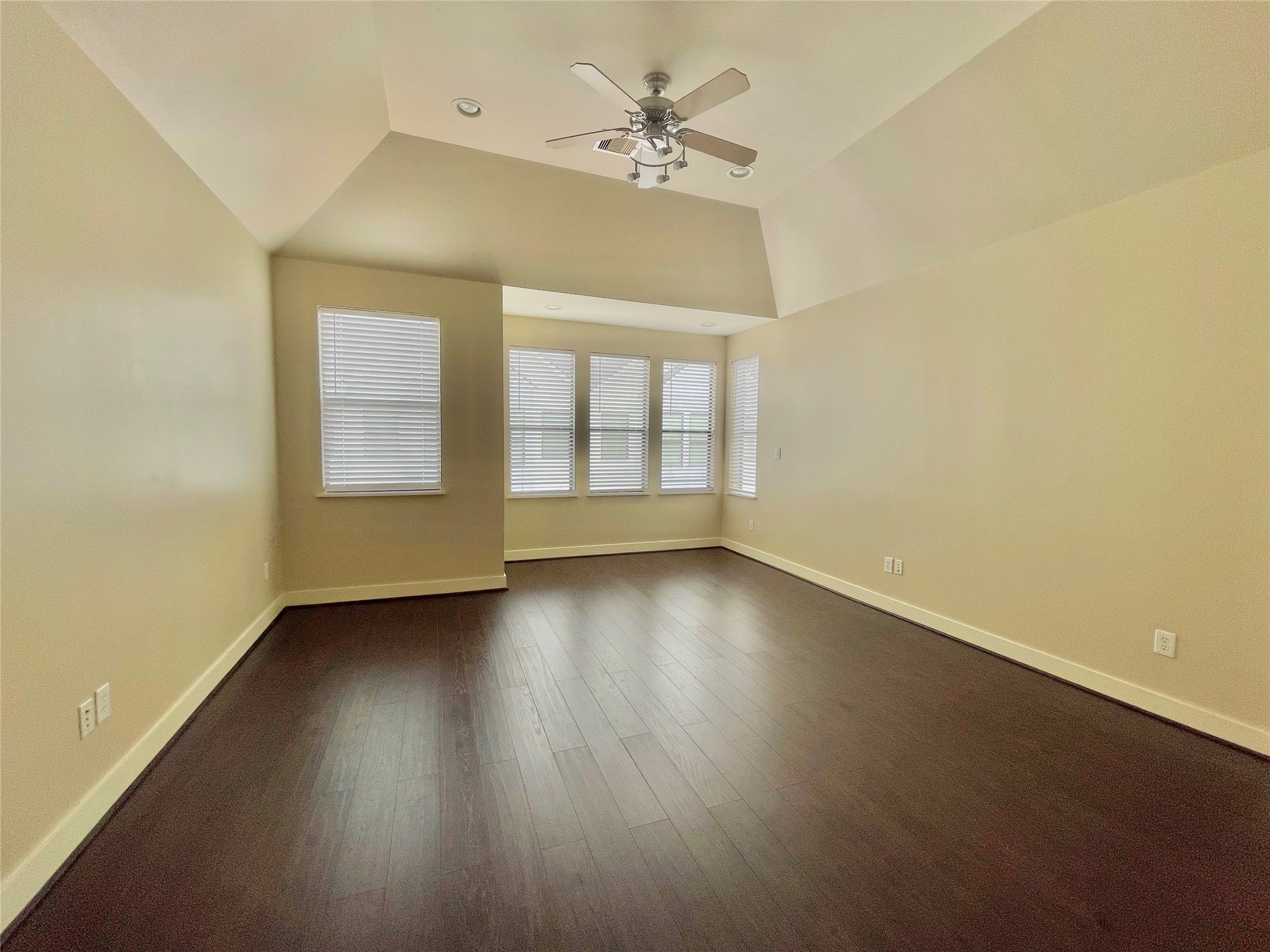 954 Patterson Street Property Photo 17