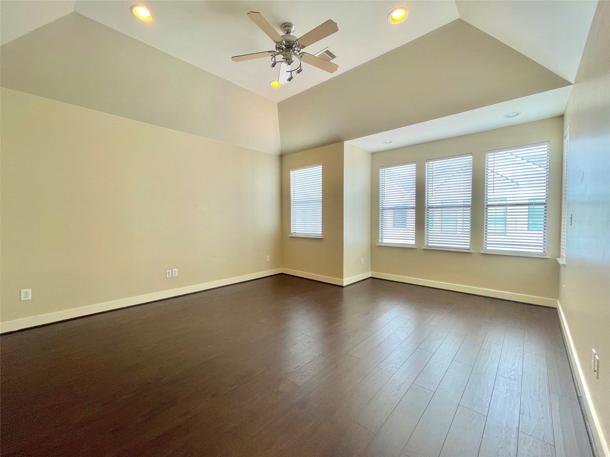 954 Patterson Street Property Photo 18