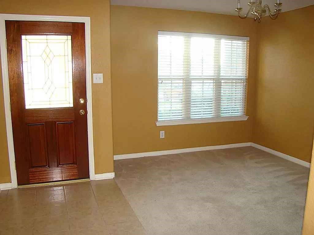 8406 Tararin Lane Property Photo 4