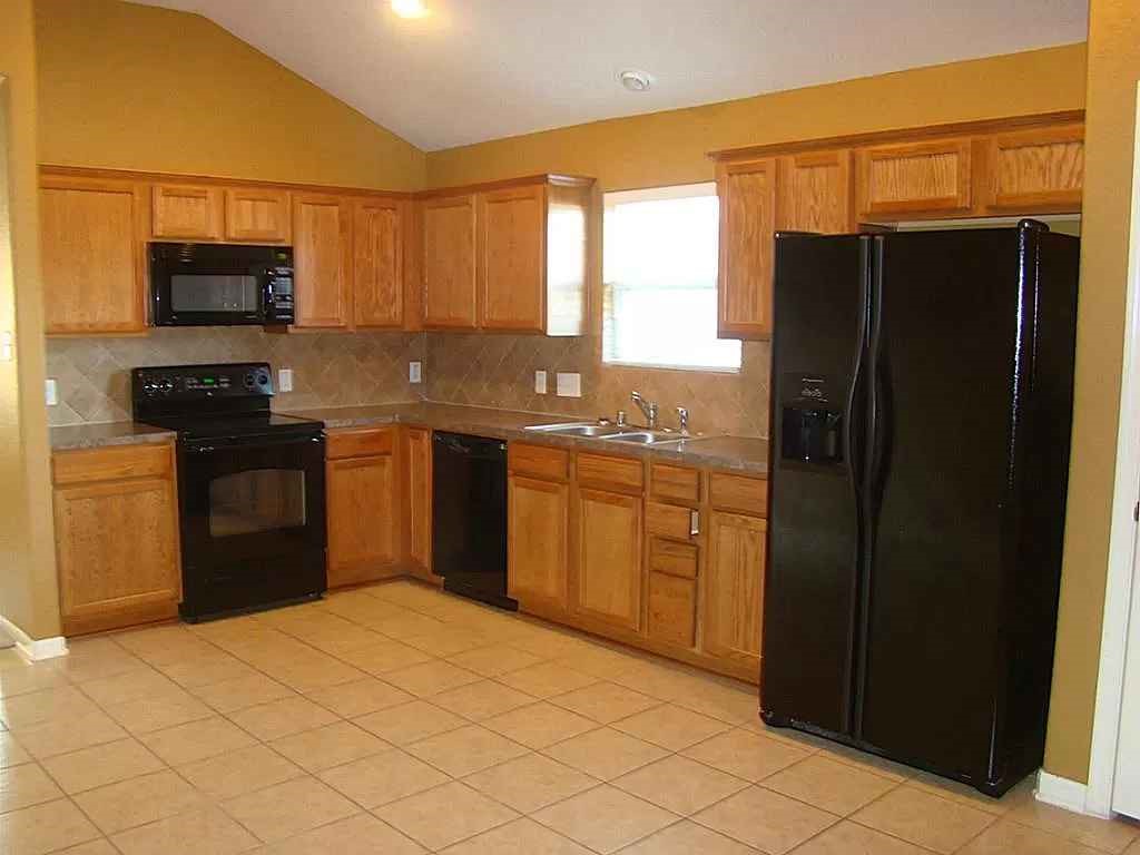 8406 Tararin Lane Property Photo 5