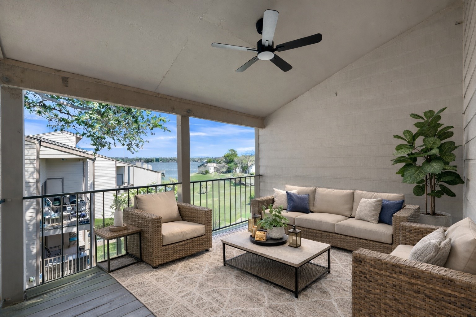301 Lakeview Terrace D Property Photo 1