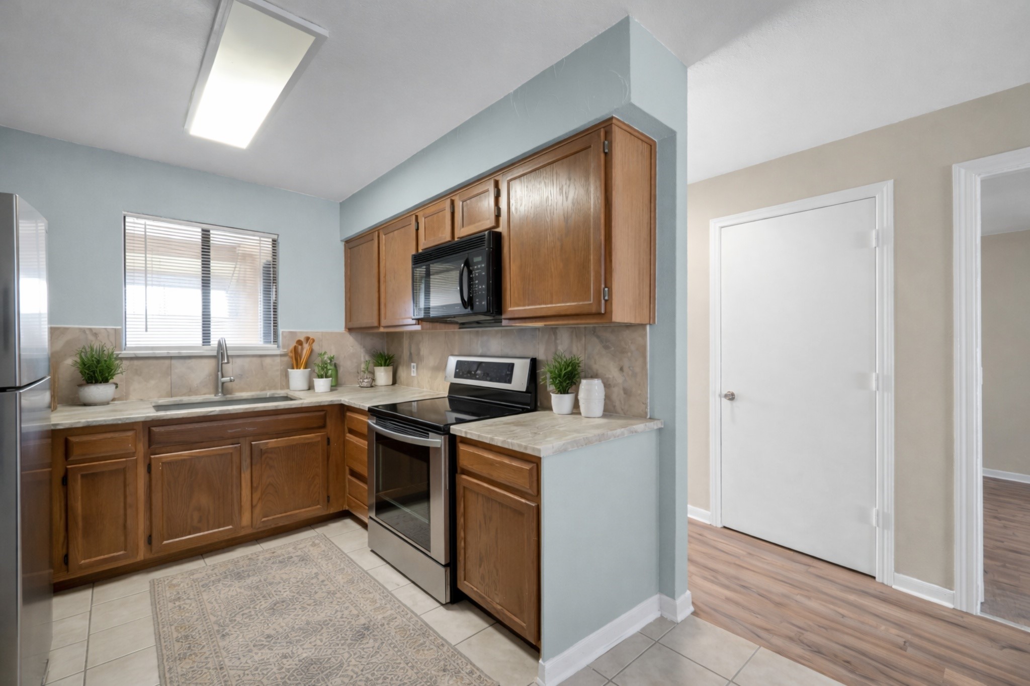 301 Lakeview Terrace D Property Photo 3