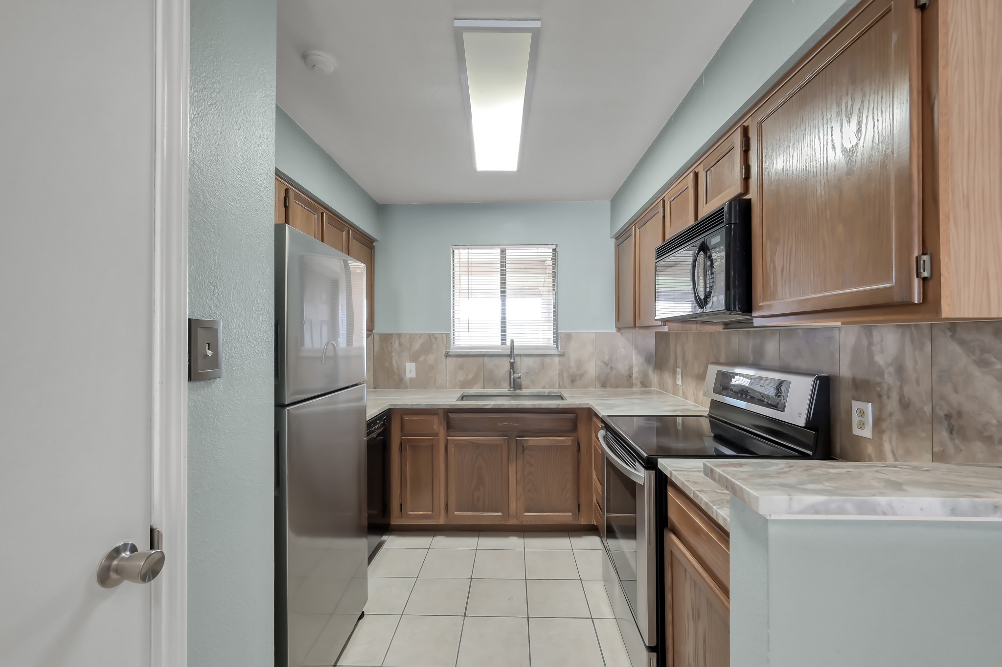301 Lakeview Terrace D Property Photo 4