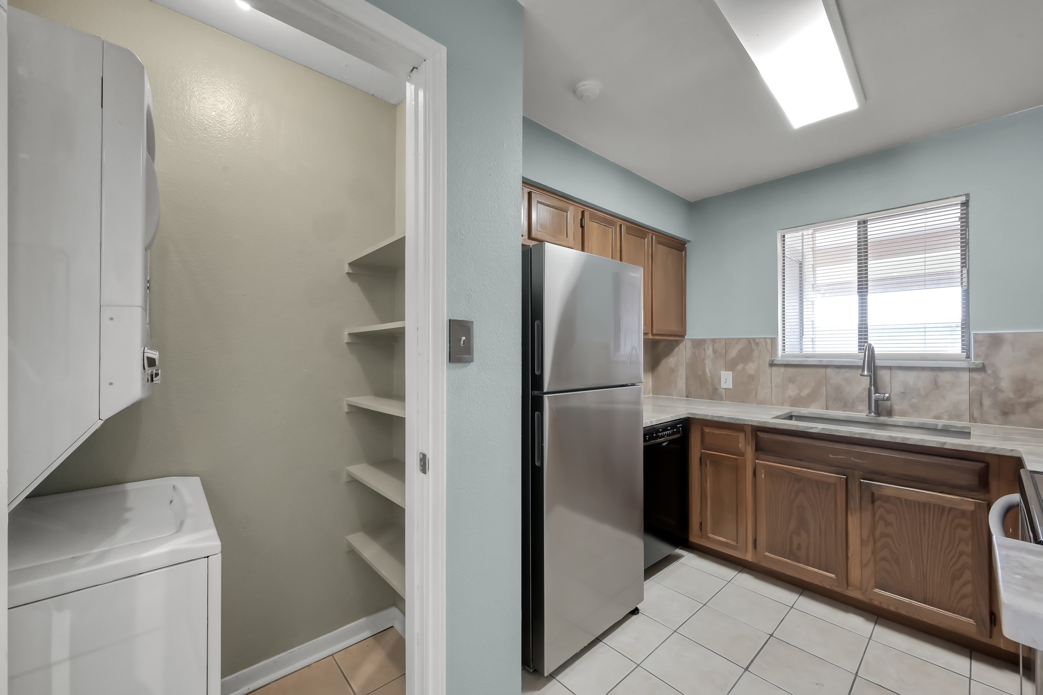 301 Lakeview Terrace D Property Photo 5