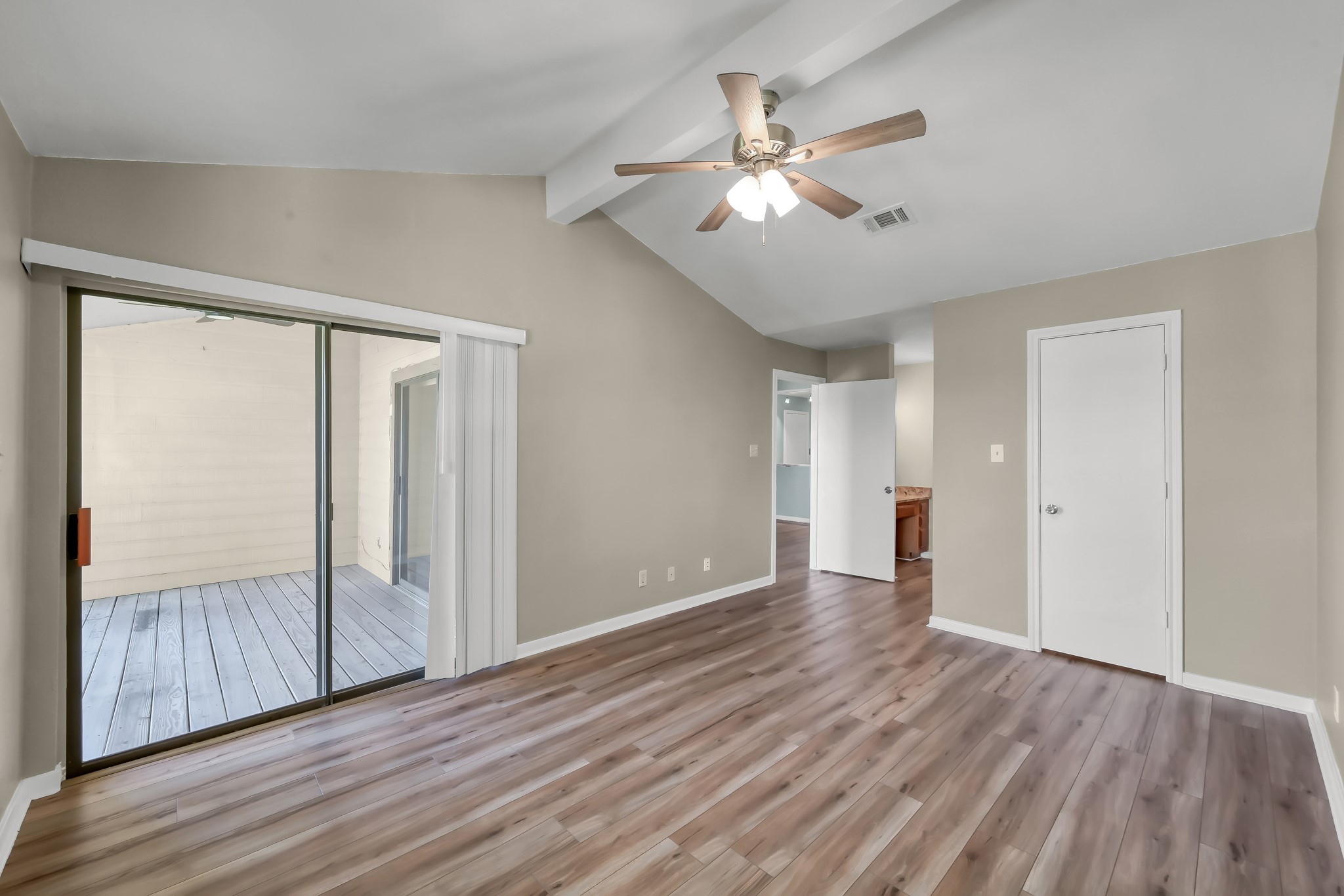 301 Lakeview Terrace D Property Photo 15