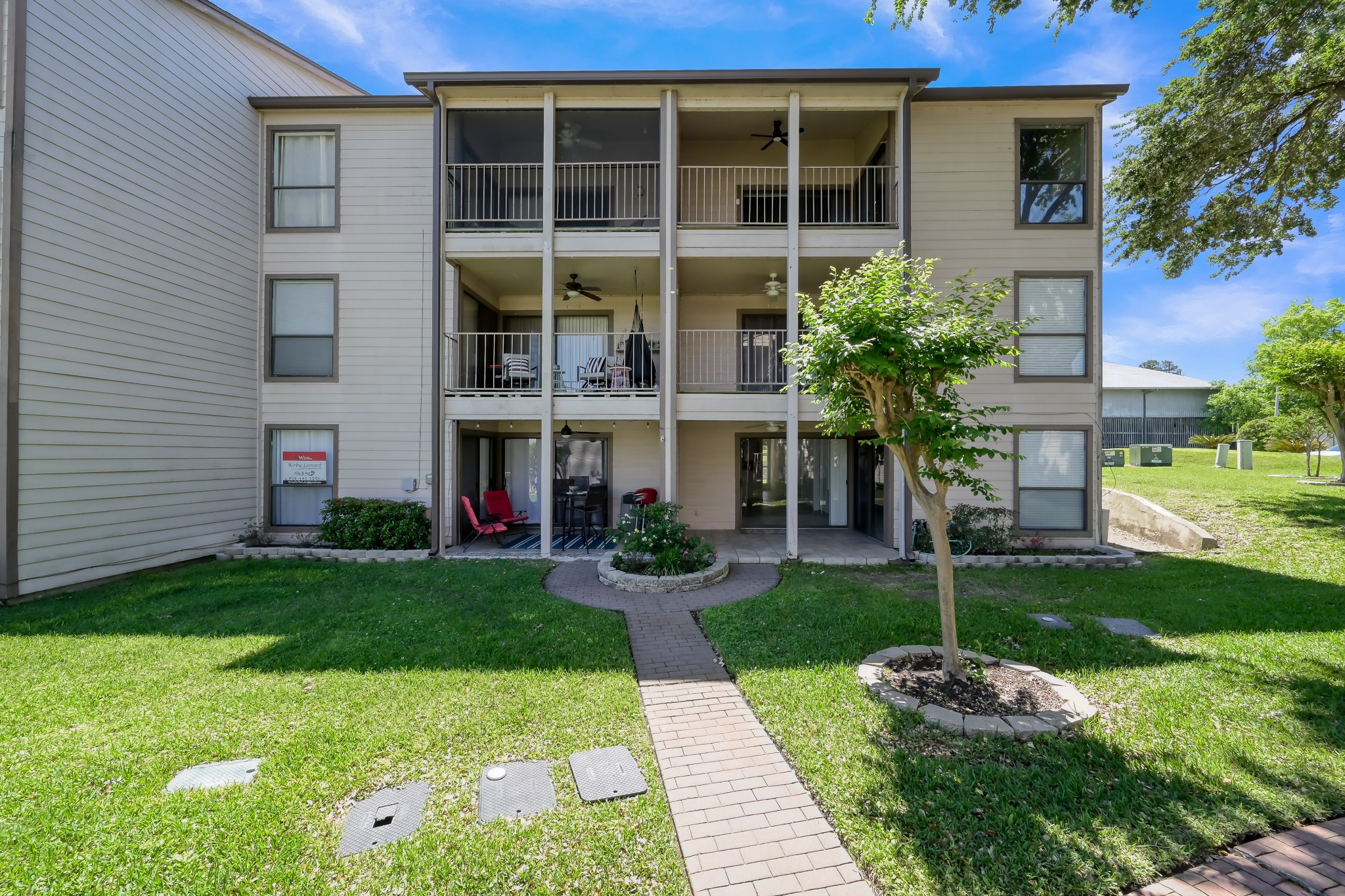 301 Lakeview Terrace D Property Photo 19