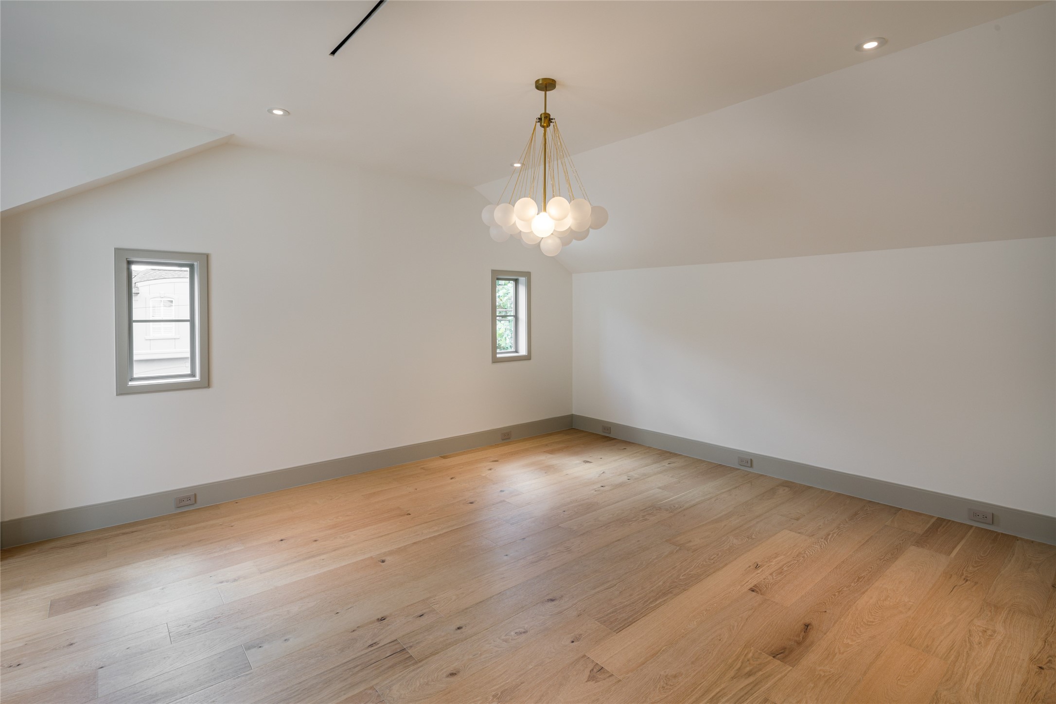 2627 Tangley Road Property Photo 31