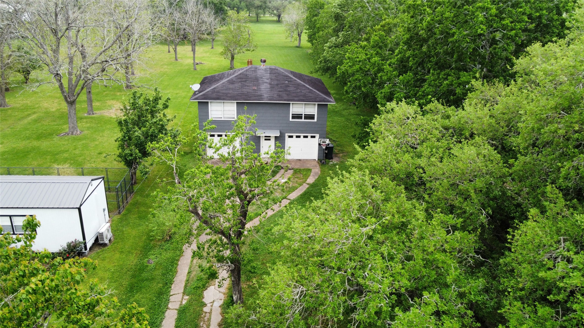409 Doris Street Property Photo