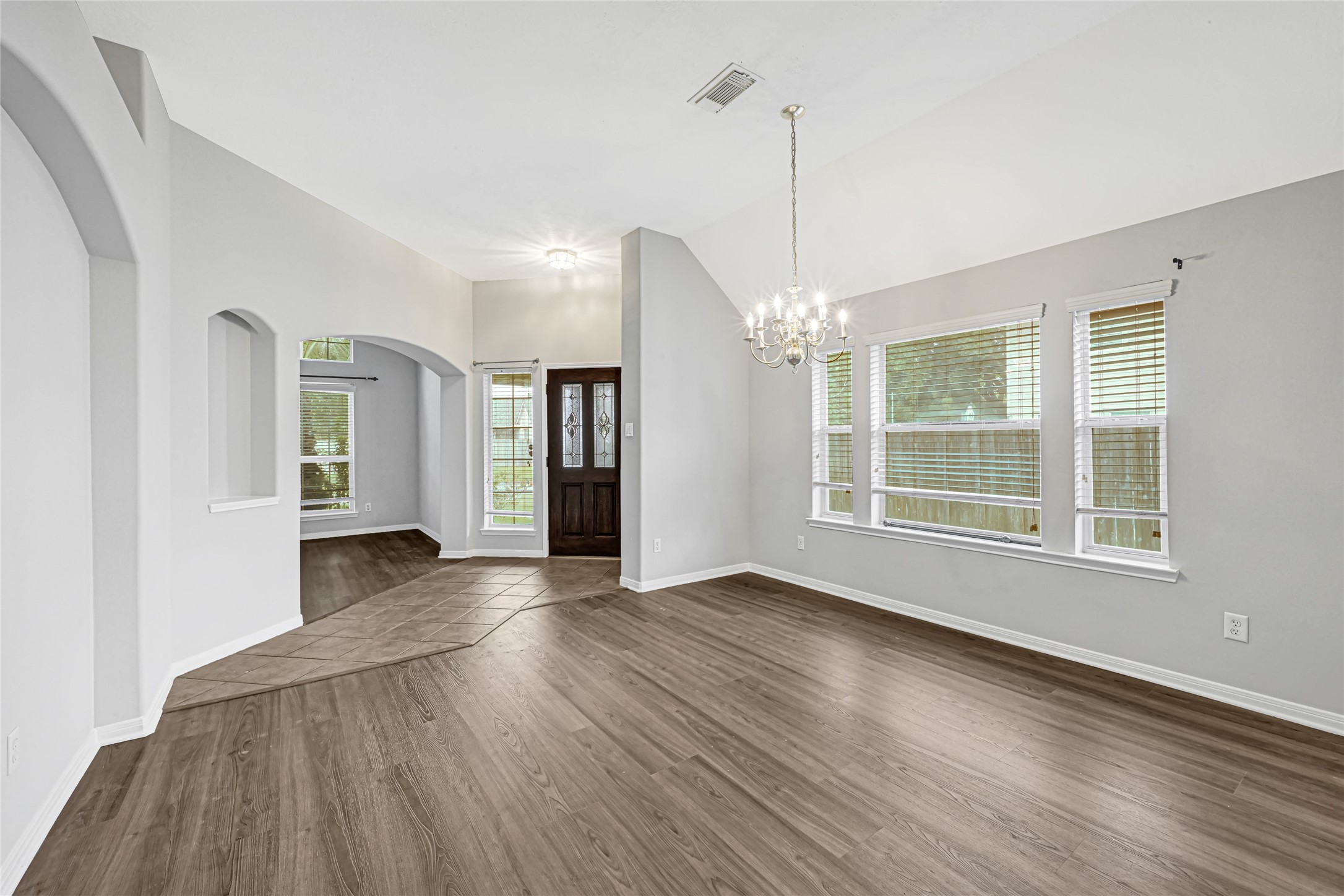 2311 Falcon Knoll Ln Property Photo 4