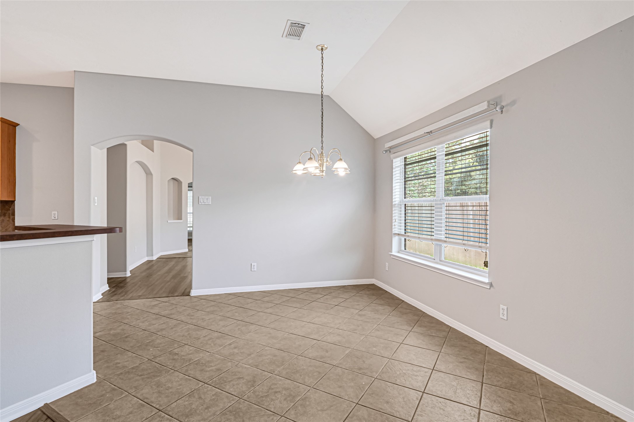 2311 Falcon Knoll Ln Property Photo 6