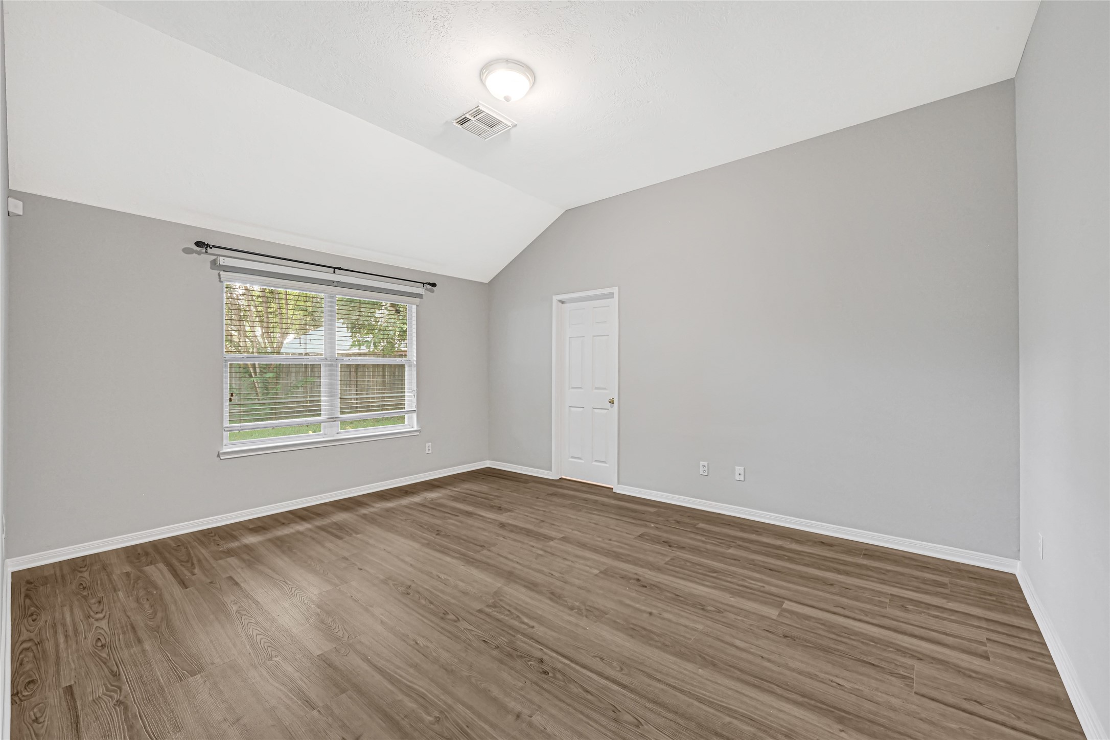 2311 Falcon Knoll Ln Property Photo 17
