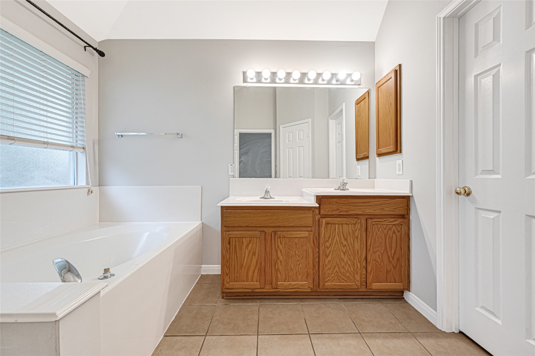 2311 Falcon Knoll Ln Property Photo 20