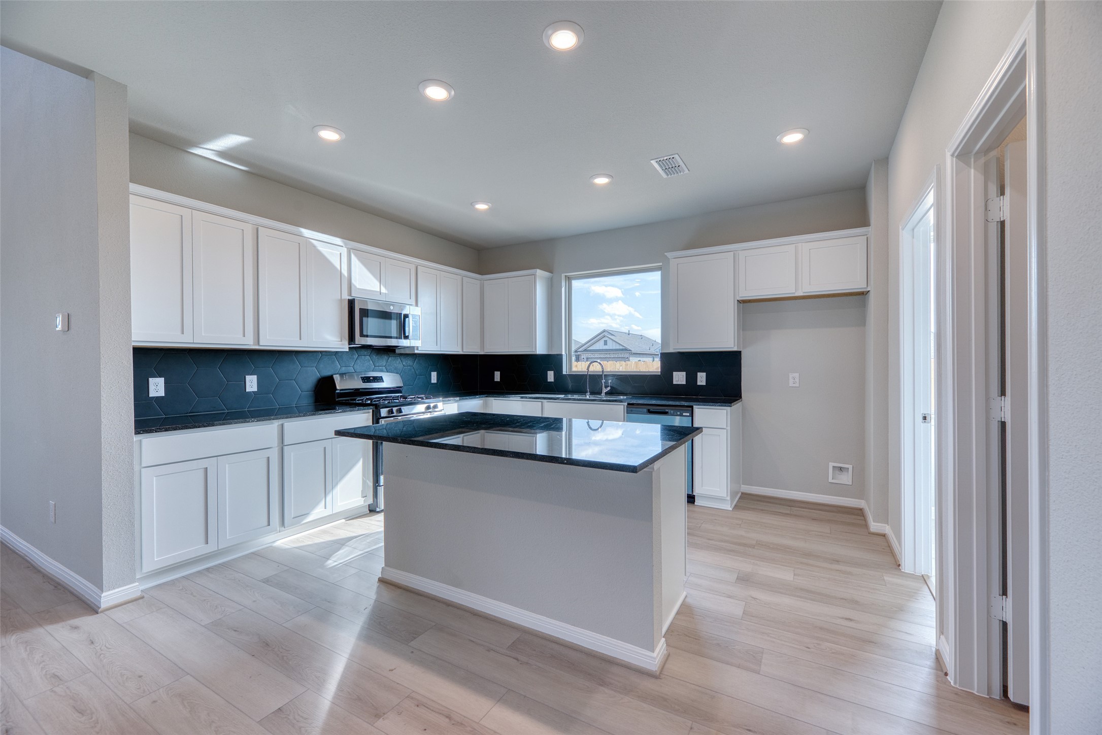 21123 Autumn Heights Drive Property Photo 6