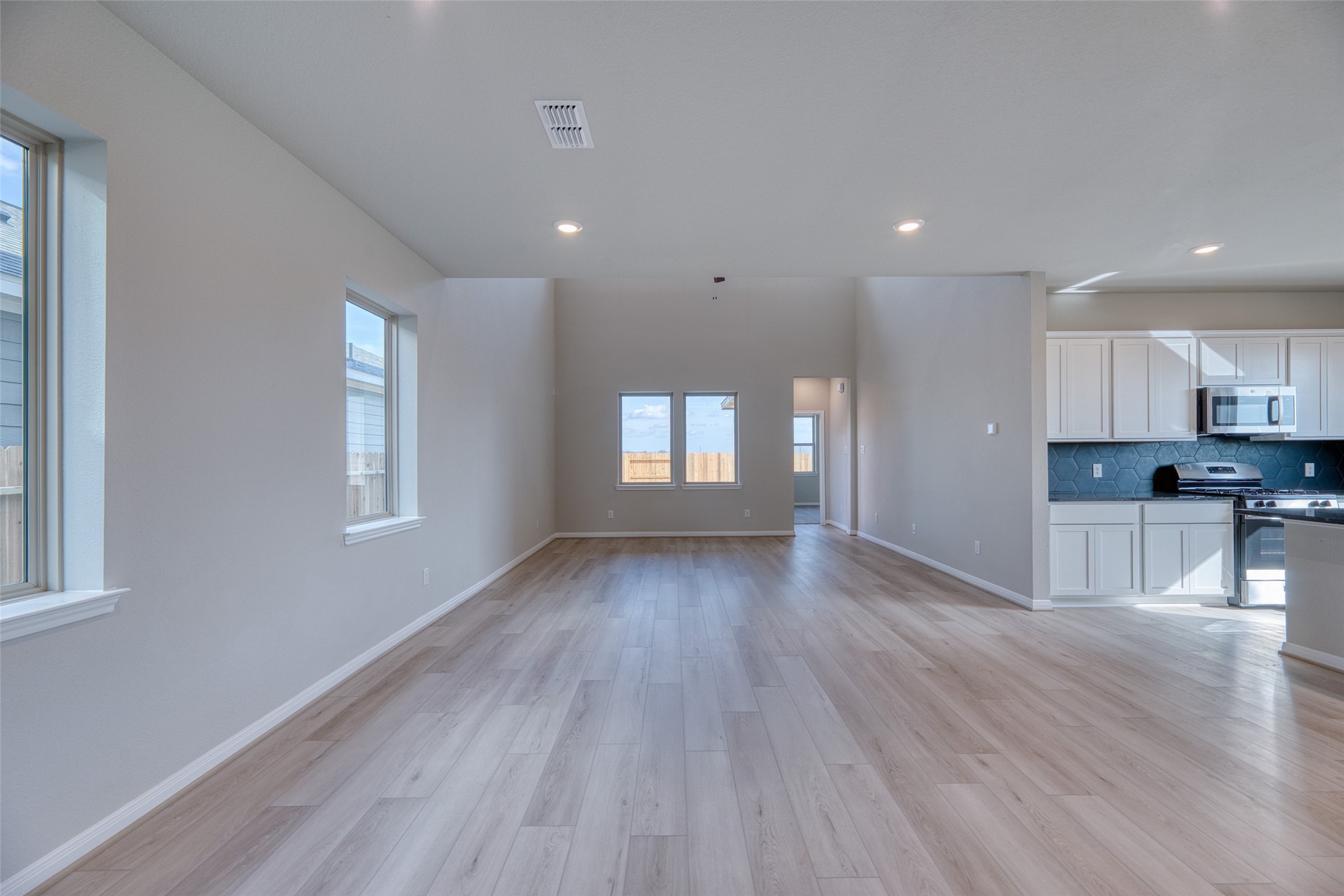 21123 Autumn Heights Drive Property Photo 10