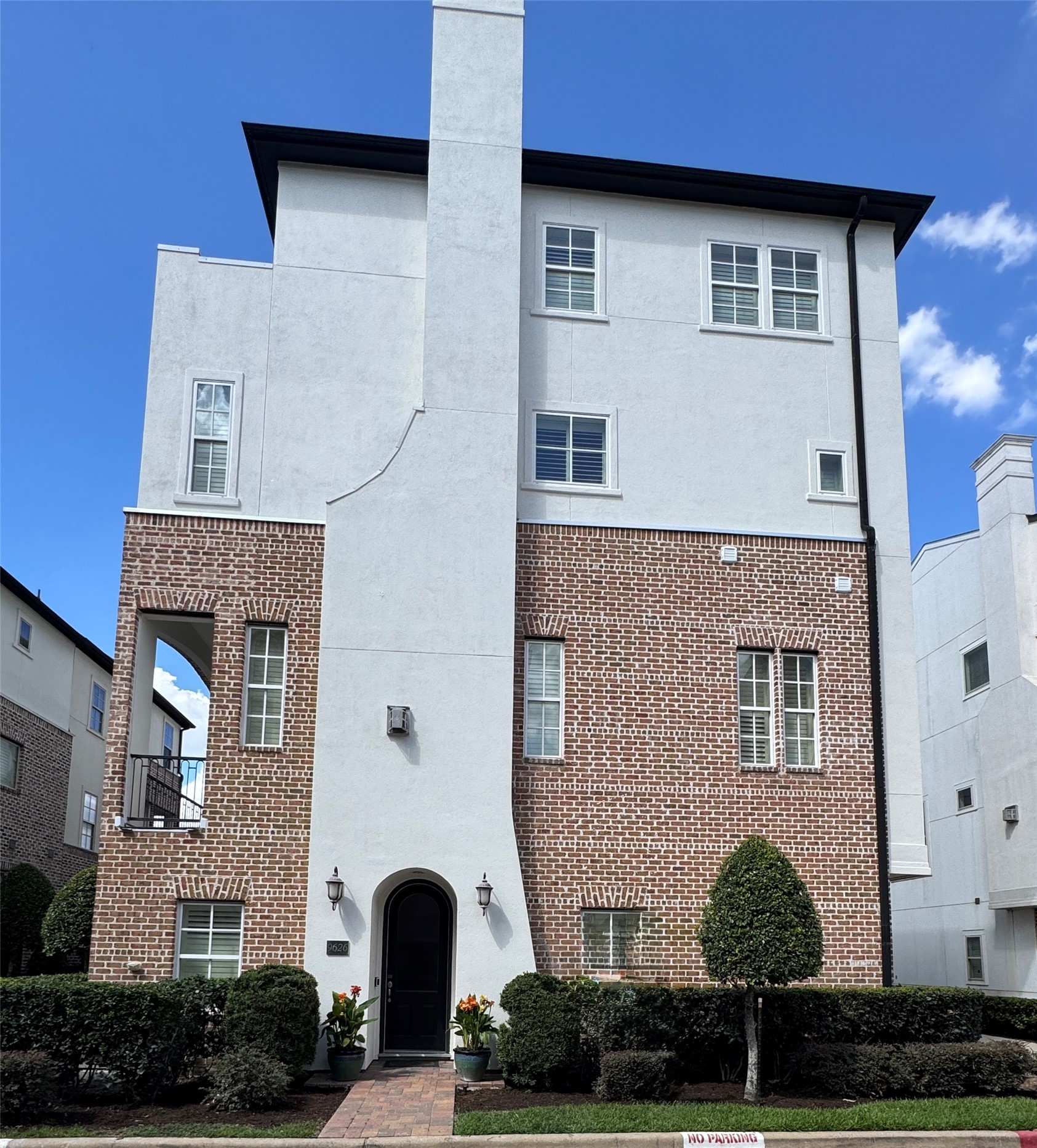 9626 Fannin Station W Property Photo 1