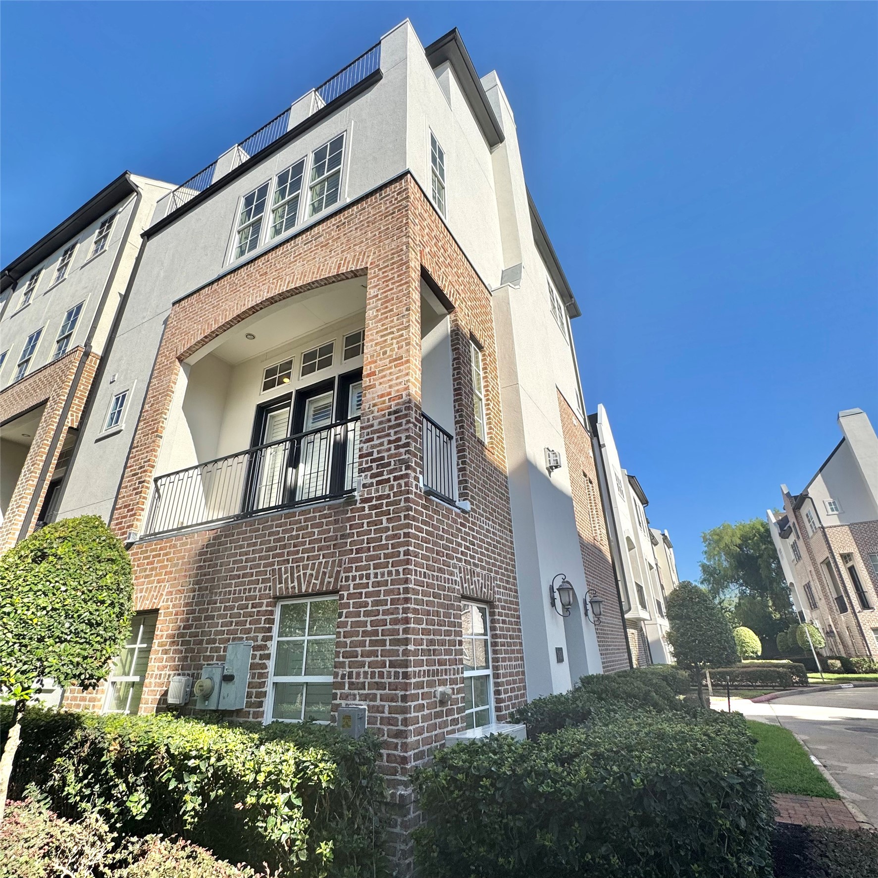 9626 Fannin Station W Property Photo 2
