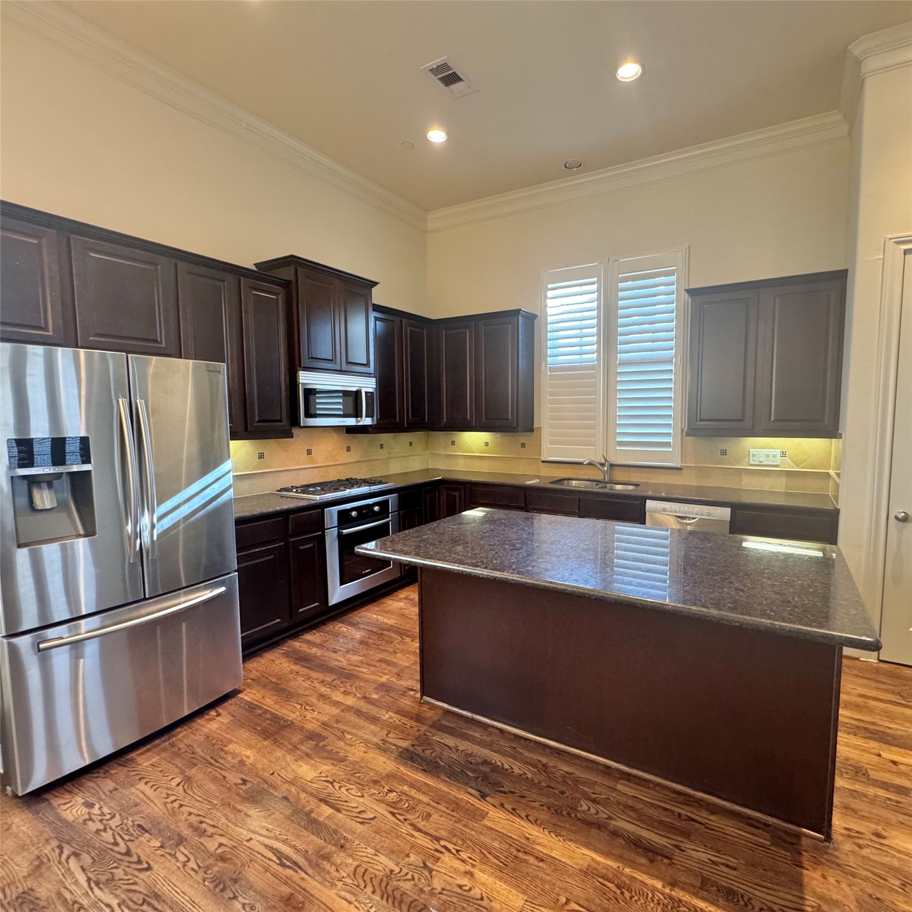 9626 Fannin Station W Property Photo 10