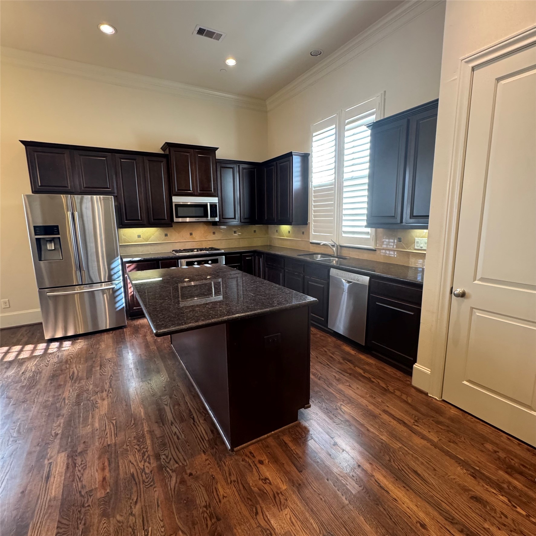 9626 Fannin Station W Property Photo 11