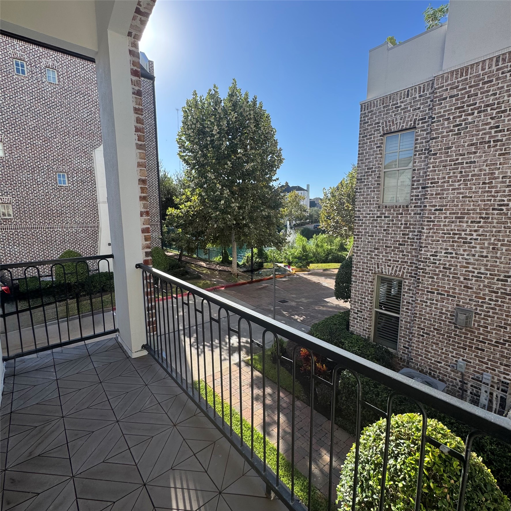 9626 Fannin Station W Property Photo 13