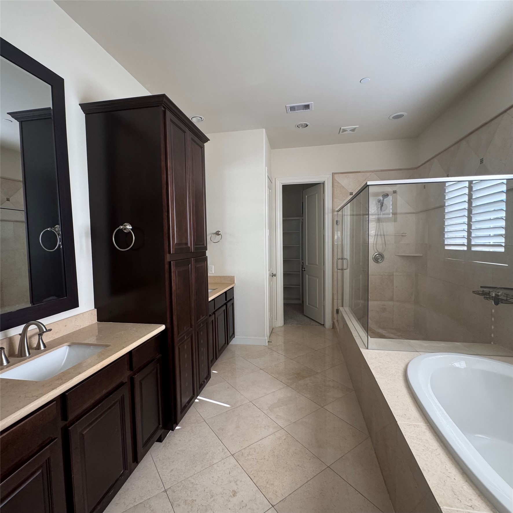 9626 Fannin Station W Property Photo 15