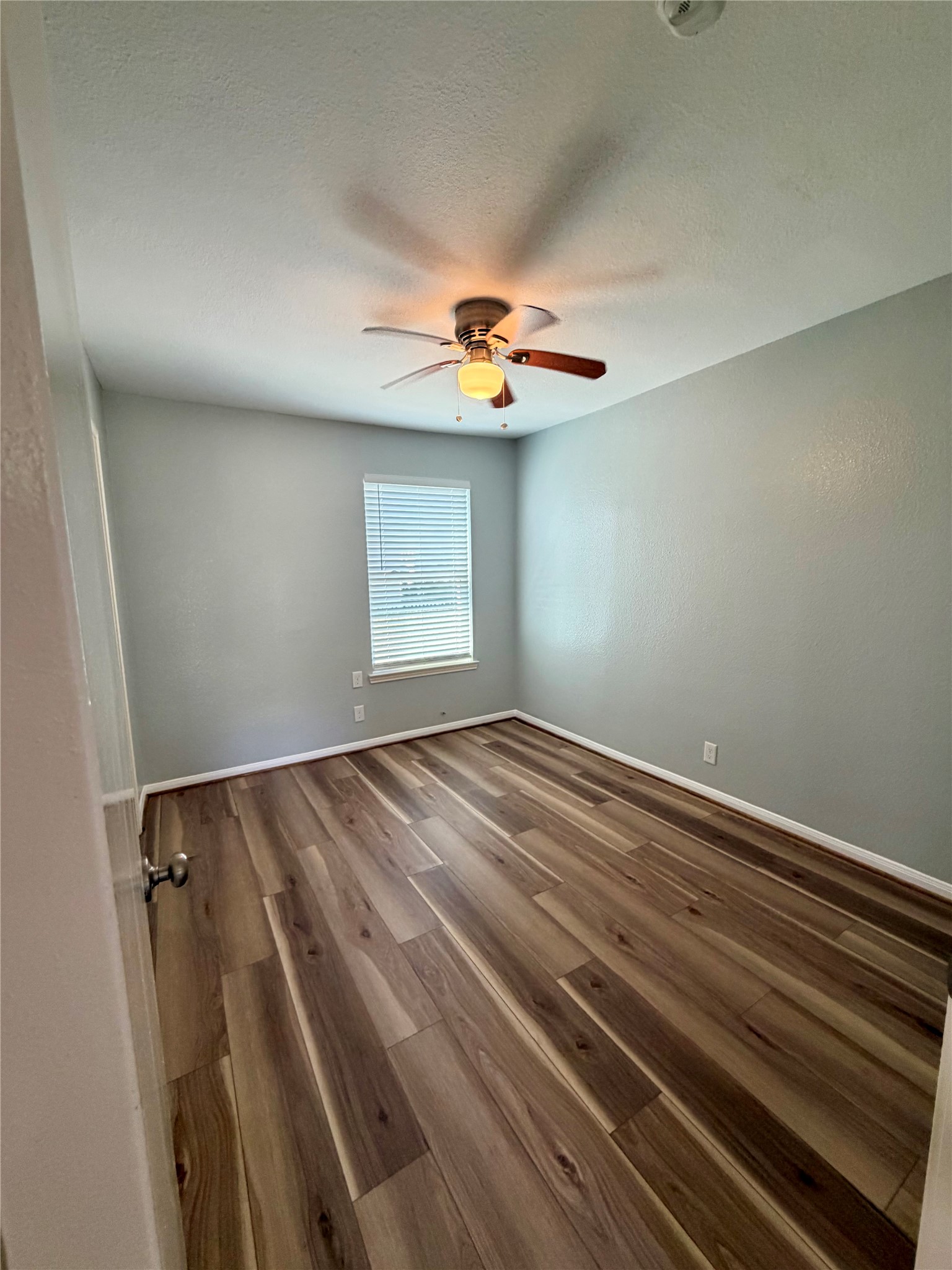 819 Oak Street 4 Property Photo 6