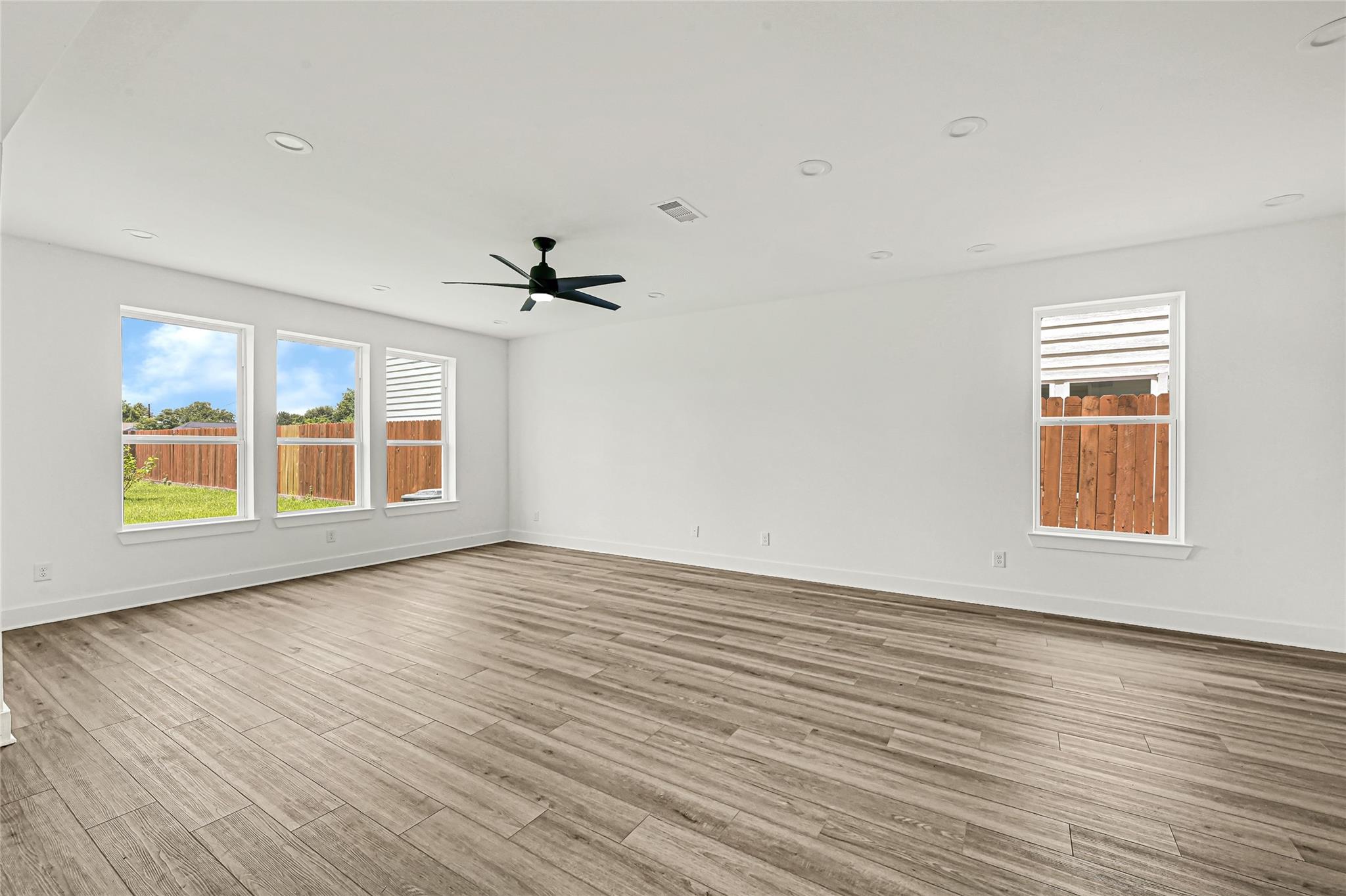 7413 Charlie Street, Houston Tx 77088 Property Photo 7