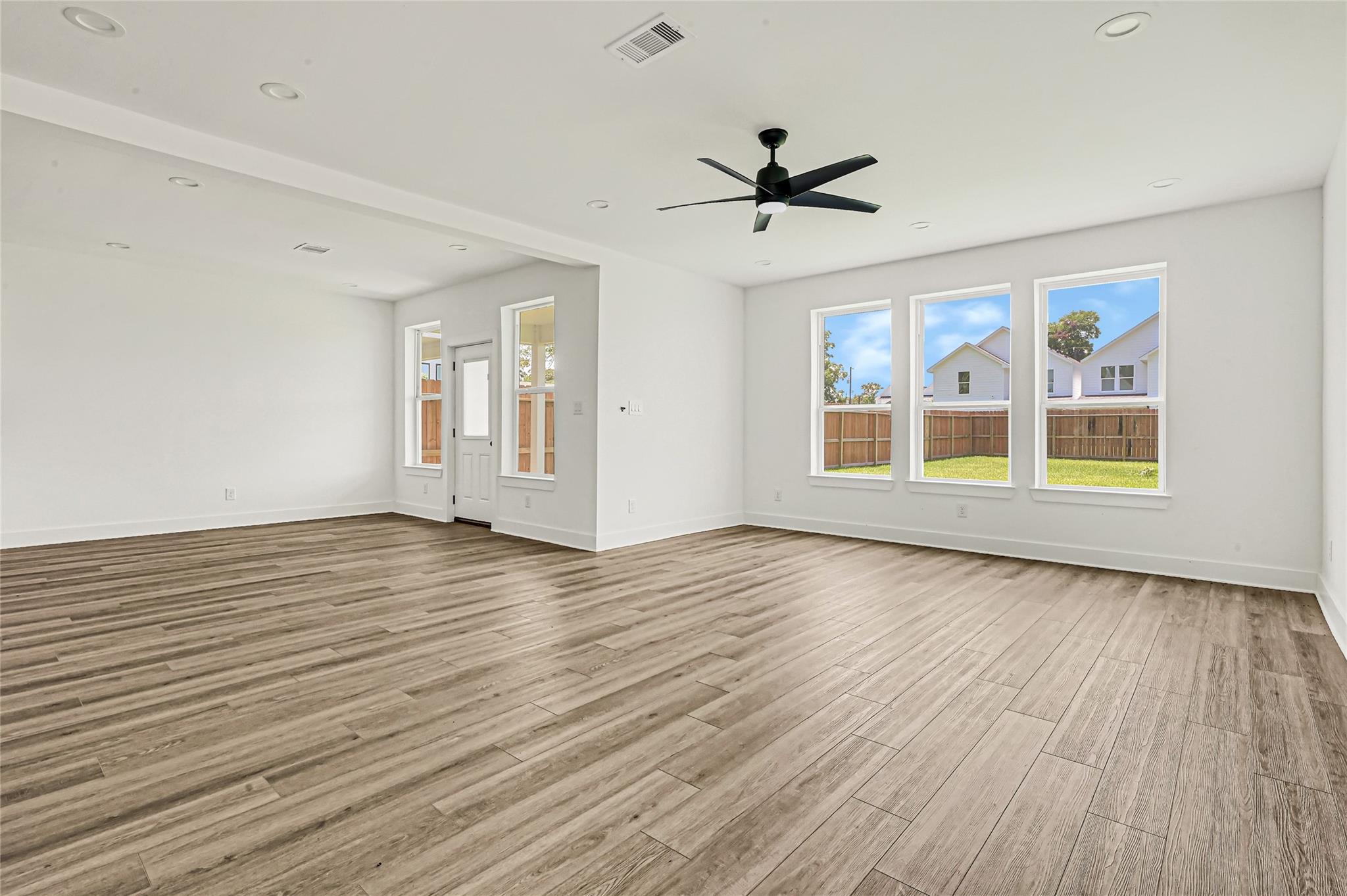 7413 Charlie Street, Houston Tx 77088 Property Photo 17